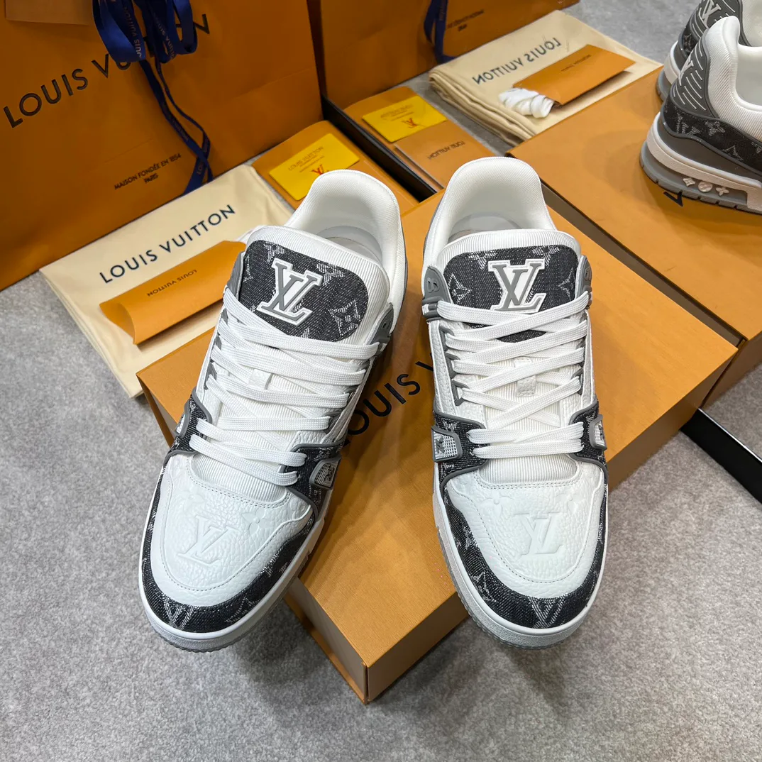 Women's Sneakers LOUIS VUITTON 18121614