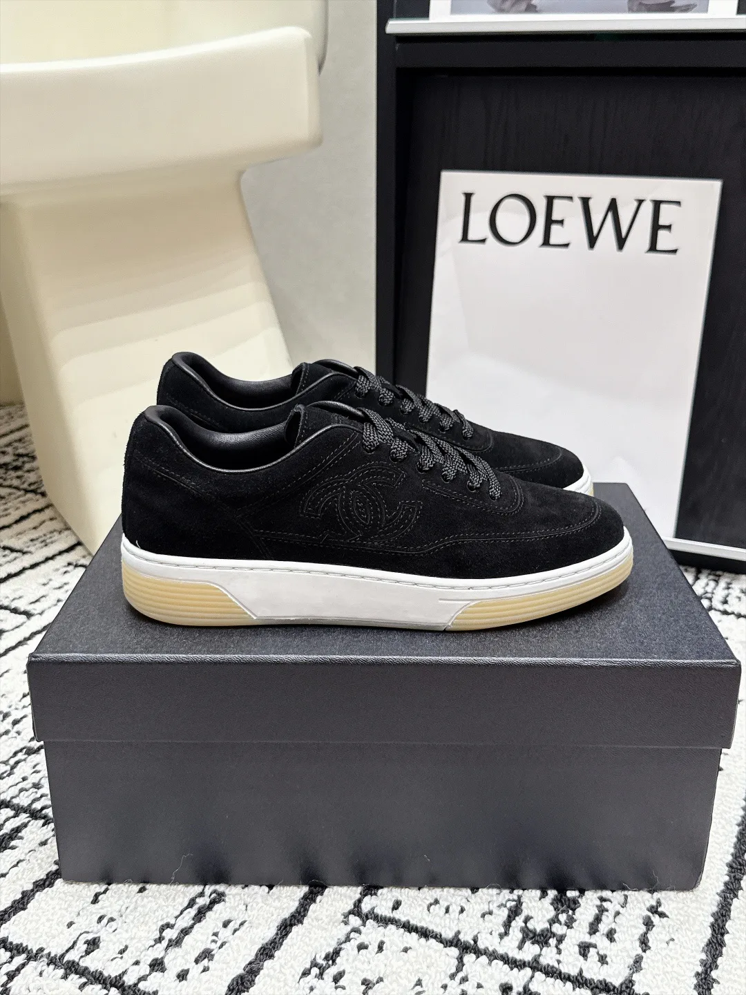 Women's Sneakers CHANEL 18511809