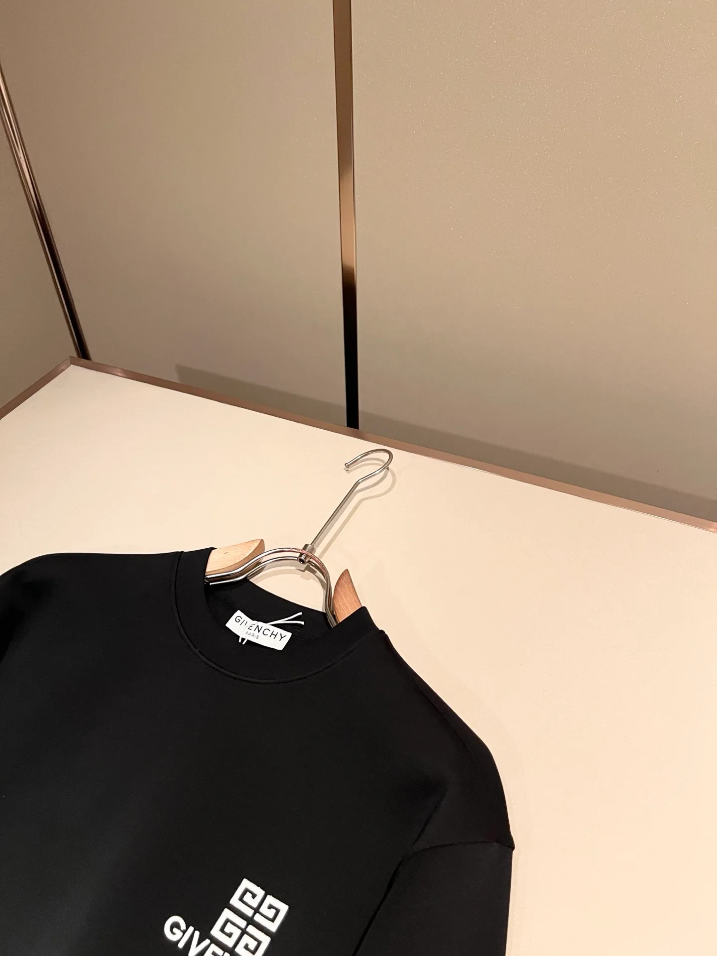 Men's Sweatshirts And Hoodies GIVENCHY 18081246