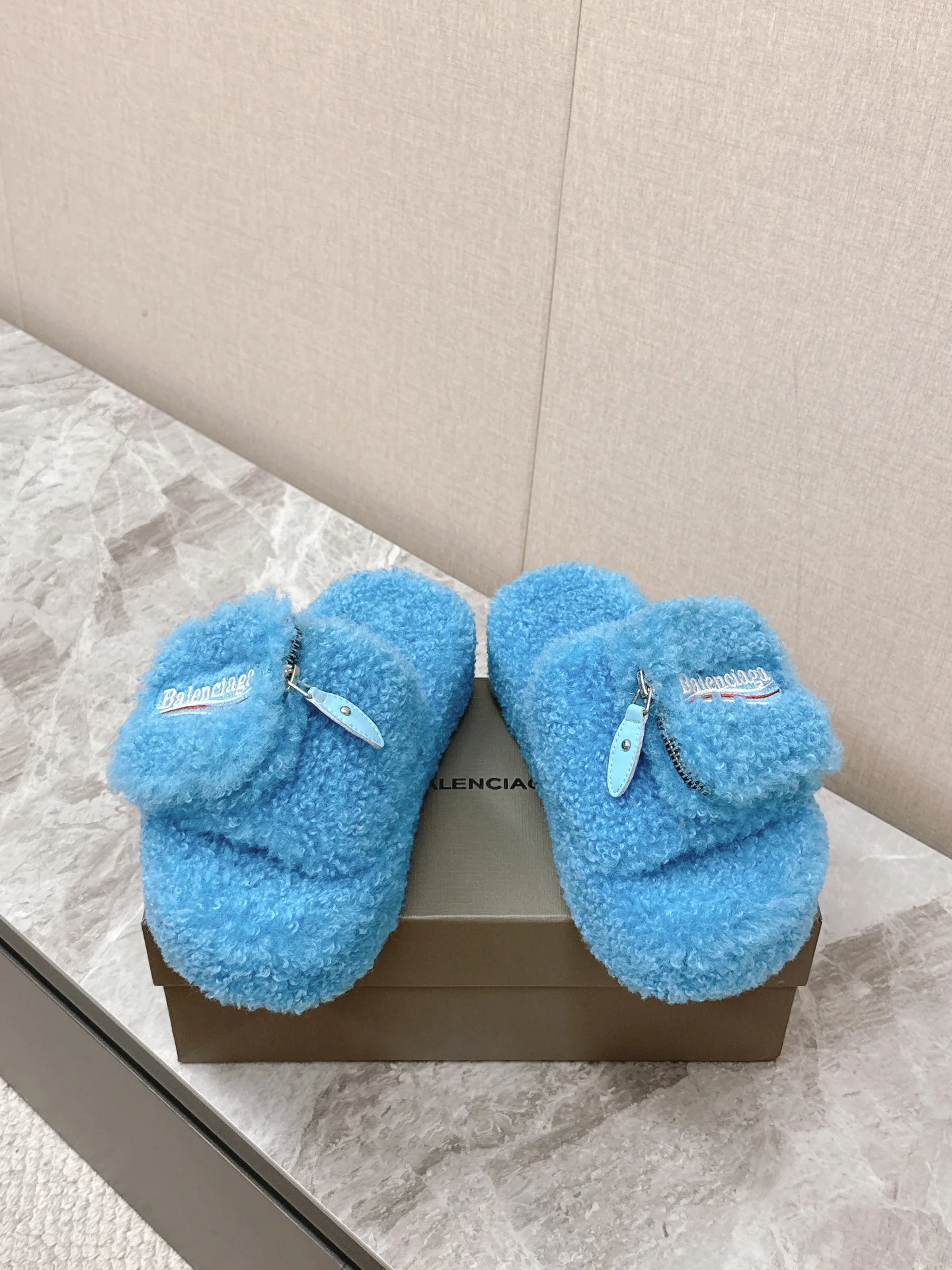 Women's Slippers BALENCIAGA 18419421