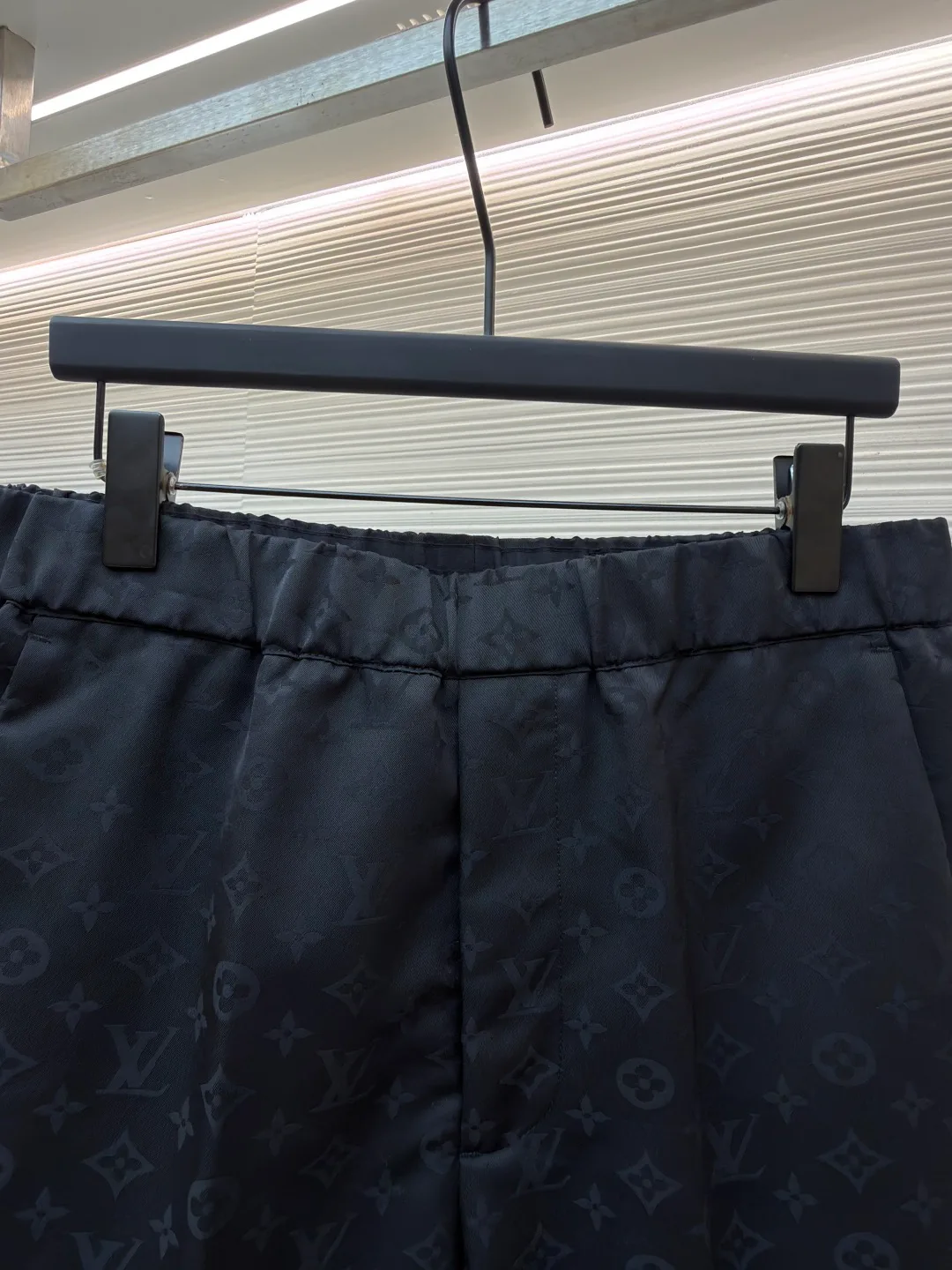 Men's Trousers LOUIS VUITTON 18260612