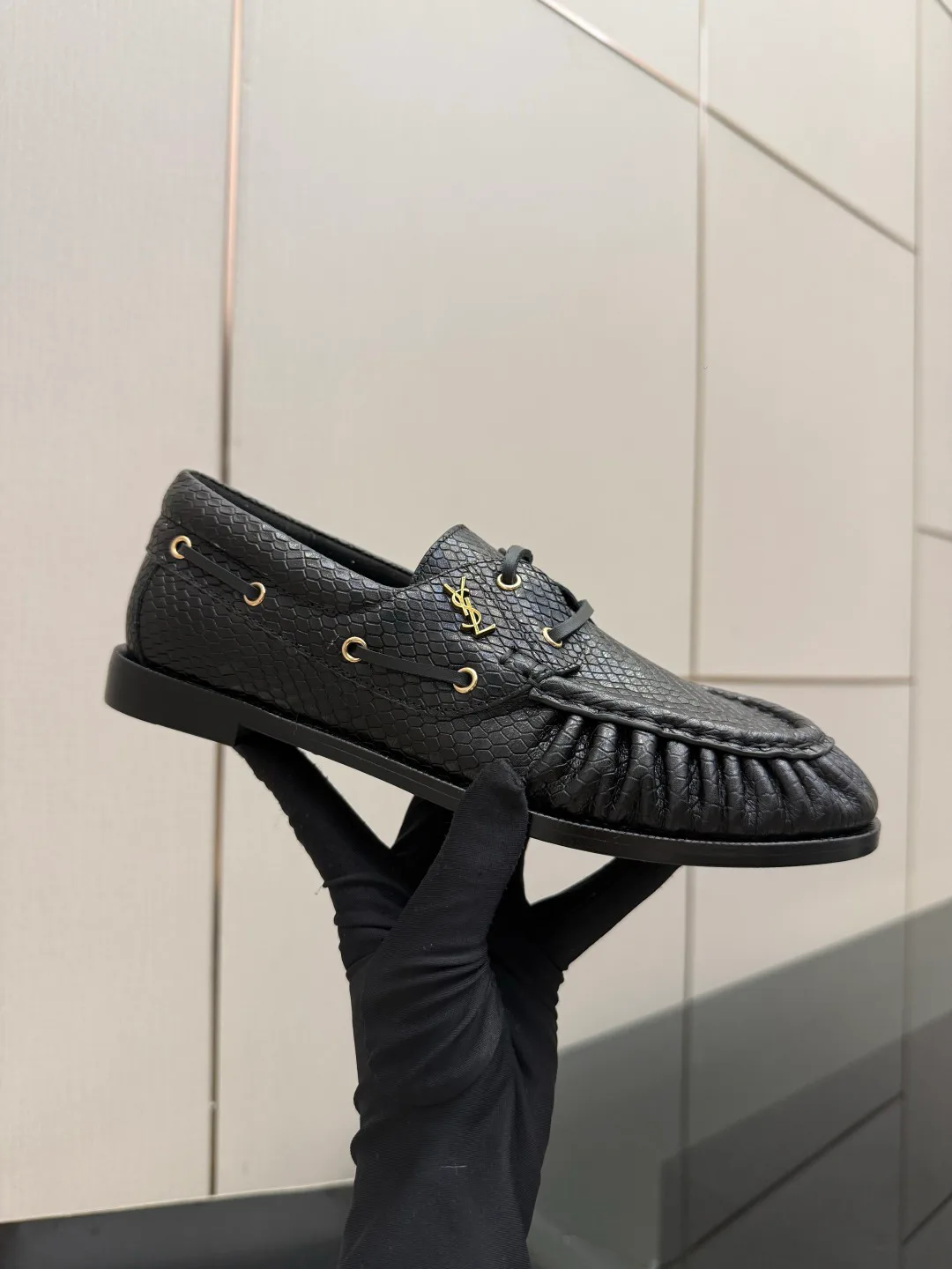 Women's Loafers And Moccasins SAINT LAURENT 17816915