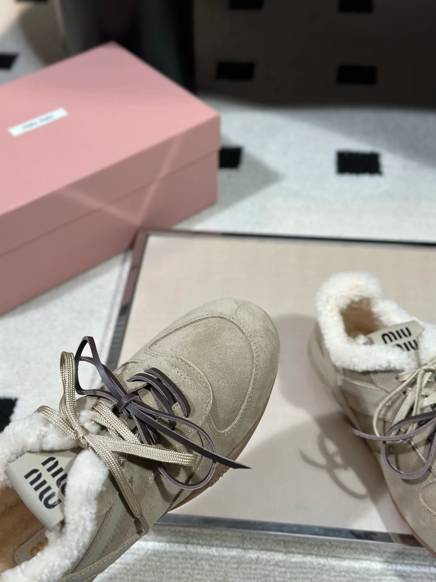 Кроссовки Женские Miu Miu 18638321