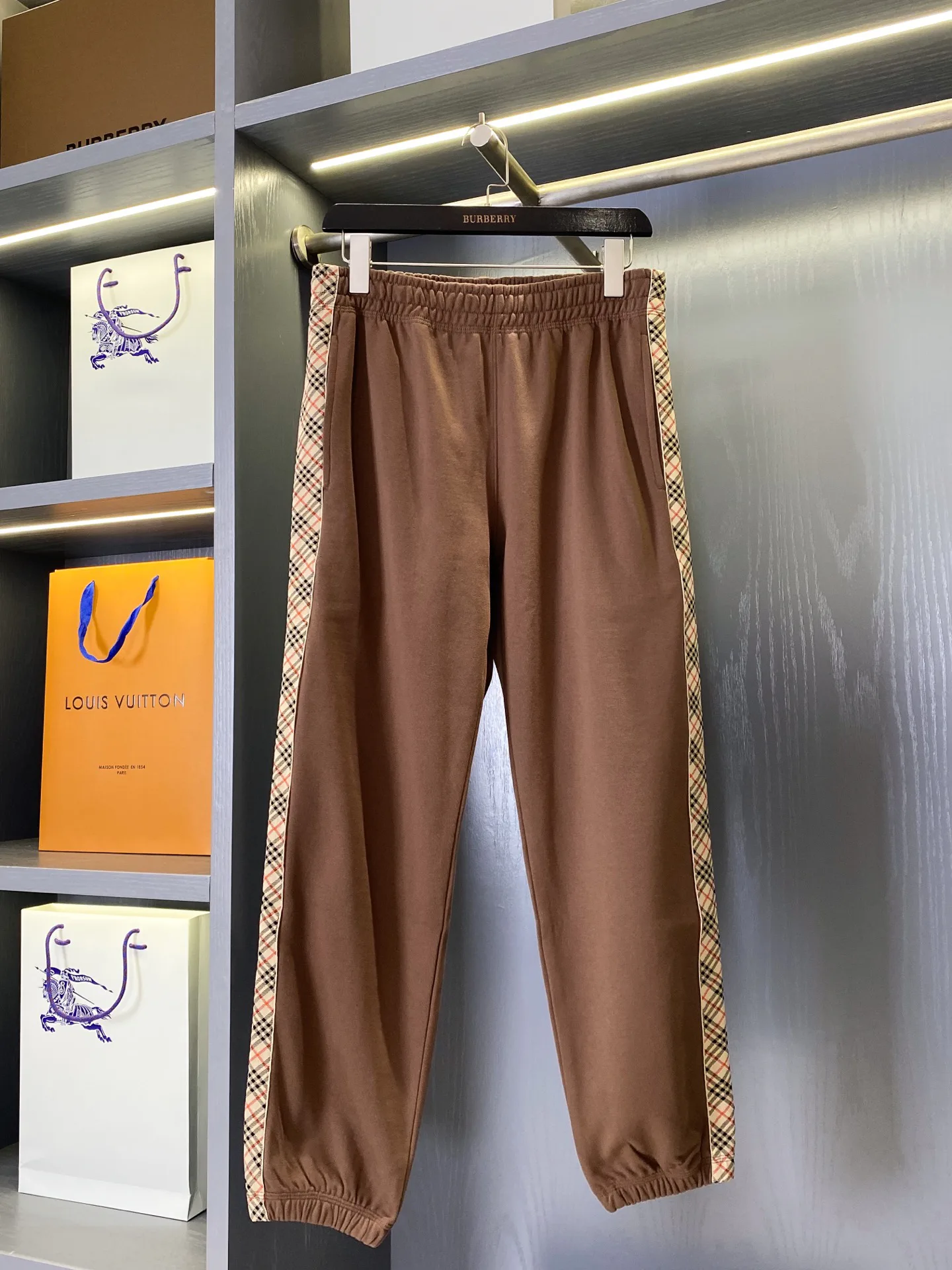 Men's Trousers BURBERRY 18141452