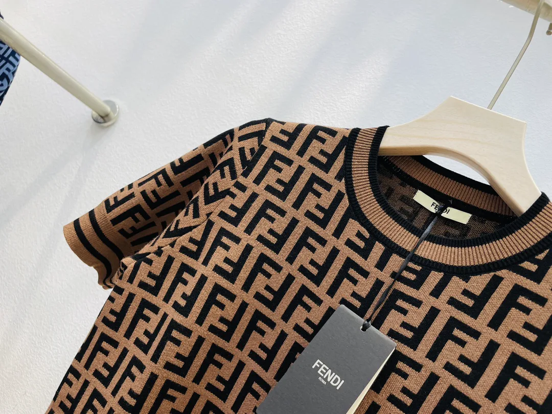 Women's T-Shirts FENDI 18326222