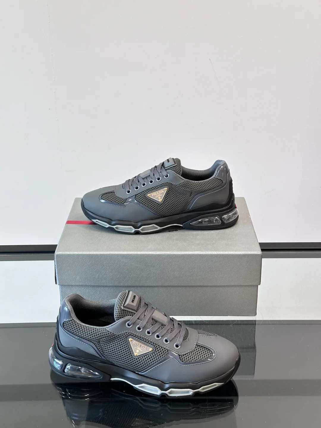 Кроссовки Женские Prada 18564276