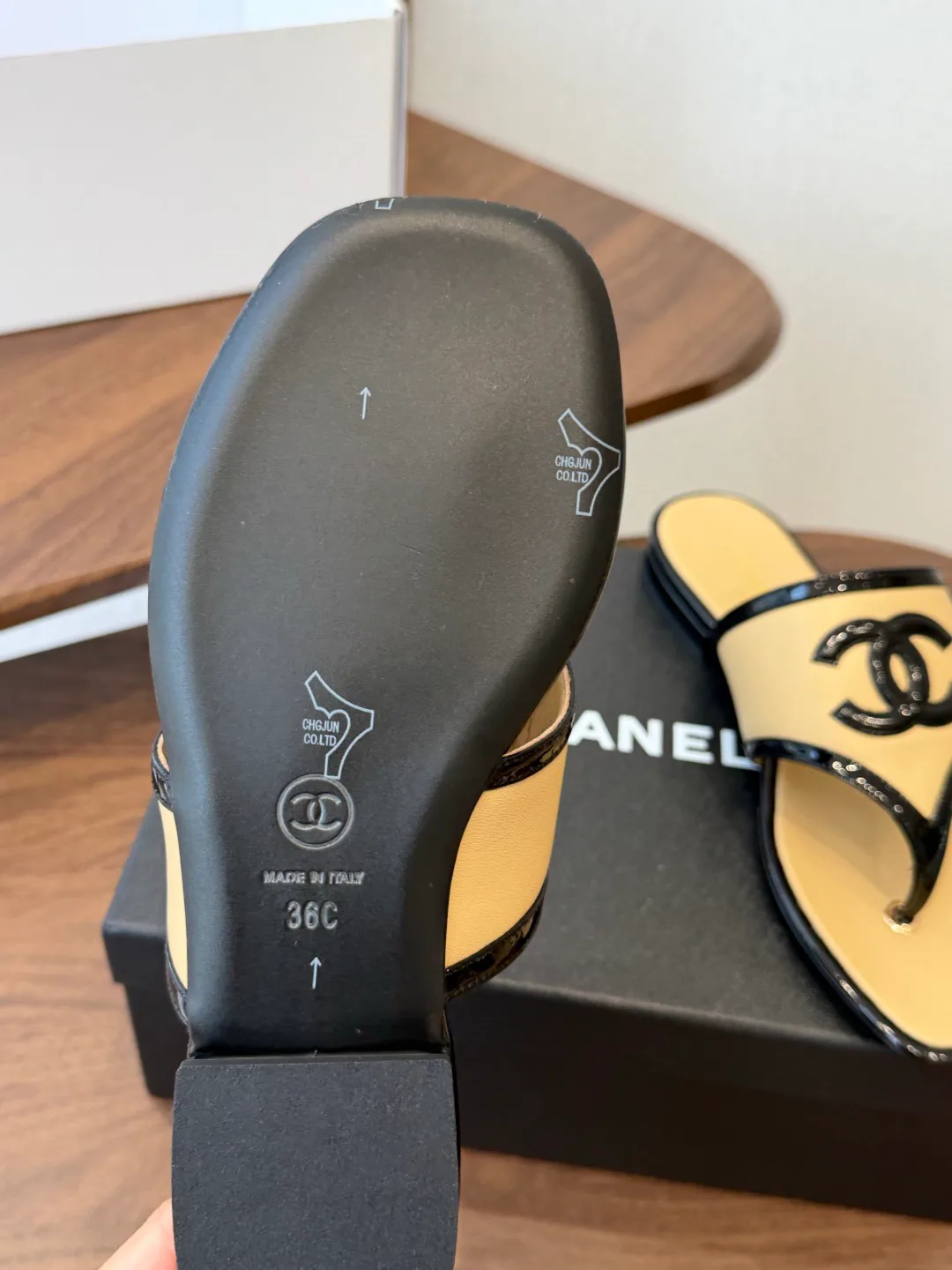 Women's Flip-Flops CHANEL 17829801