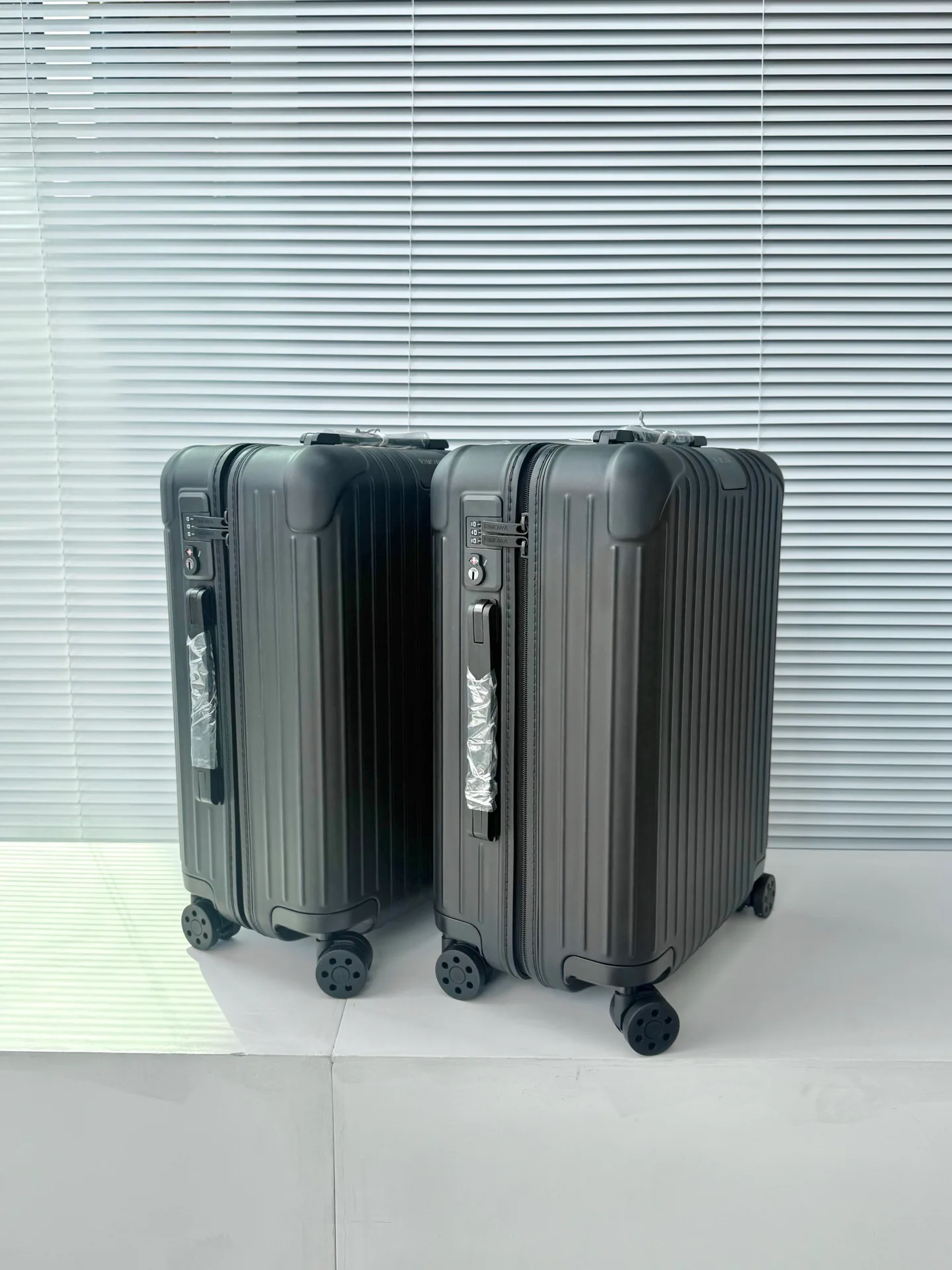 Suitcases RIMOWA 17949215