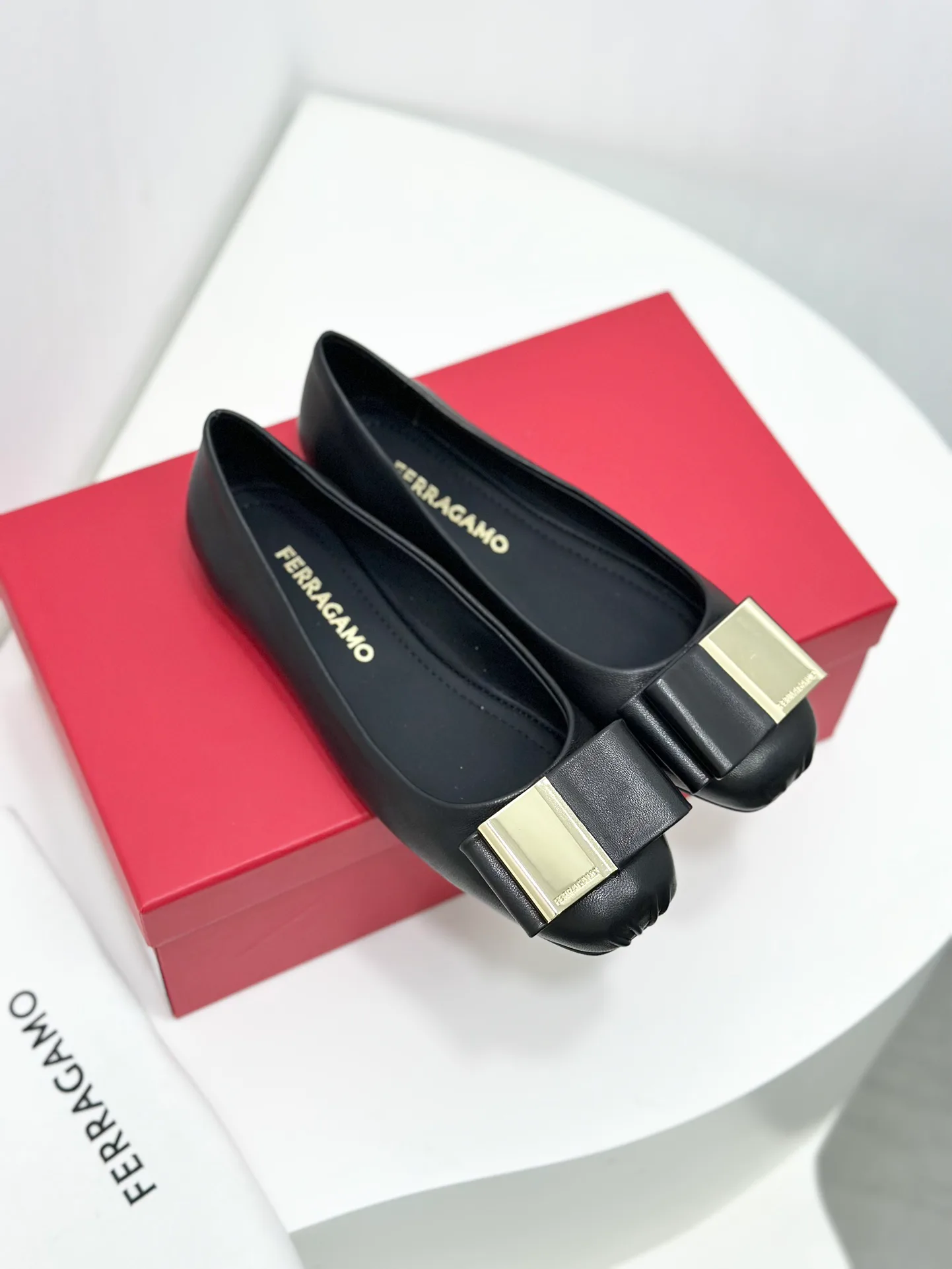 Women's Ballet Flats SALVATORE FERRAGAMO 18531859