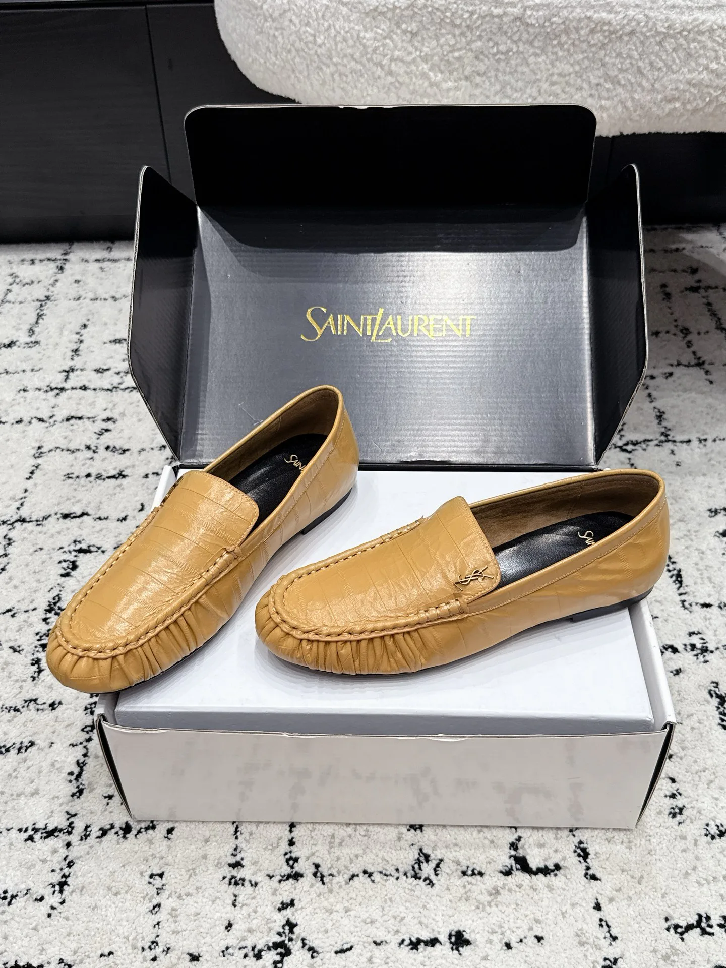 Women's Loafers And Moccasins SAINT LAURENT 17355732