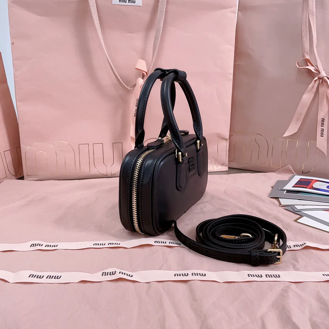 Классические Сумки Женские Miu Miu 18602527
