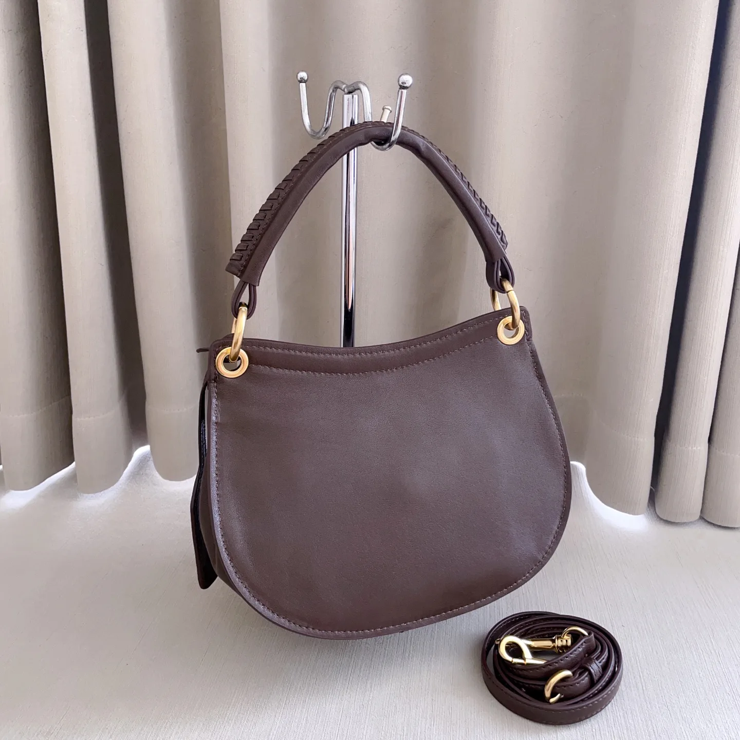 Классические Сумки Женские Miu Miu 18602472