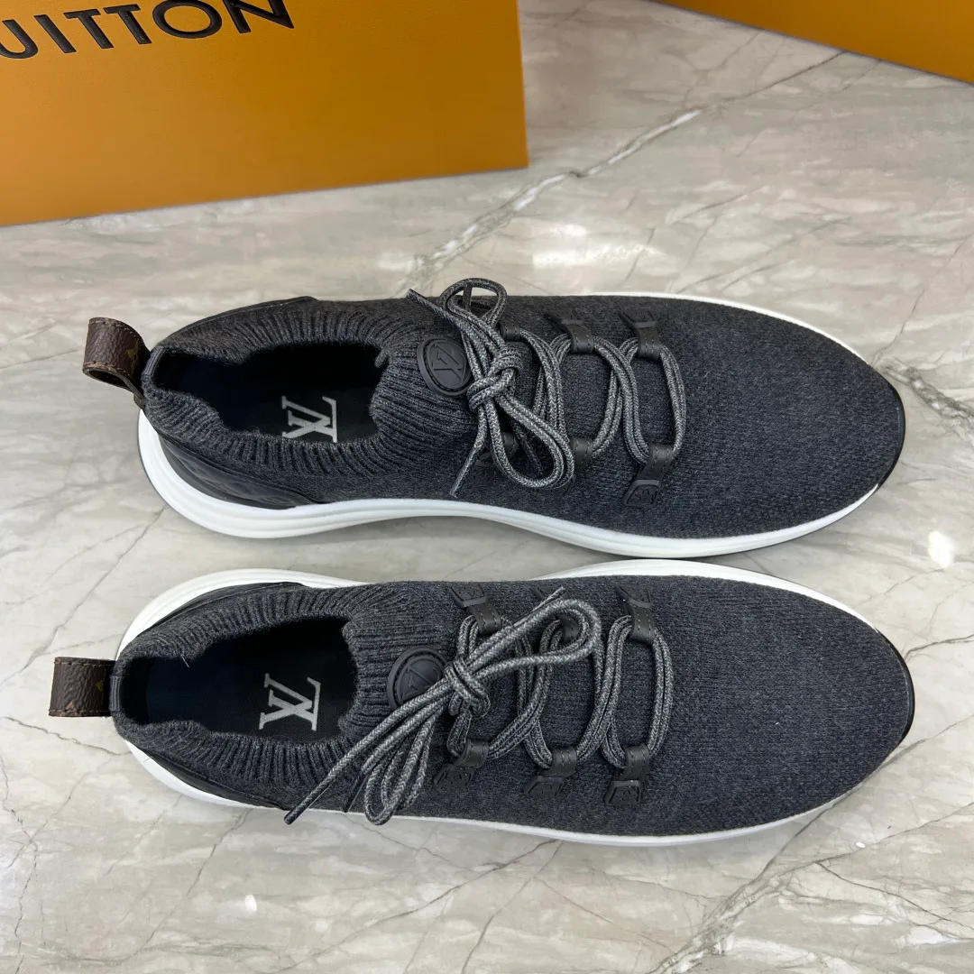 Men's Sneakers LOUIS VUITTON 18227066