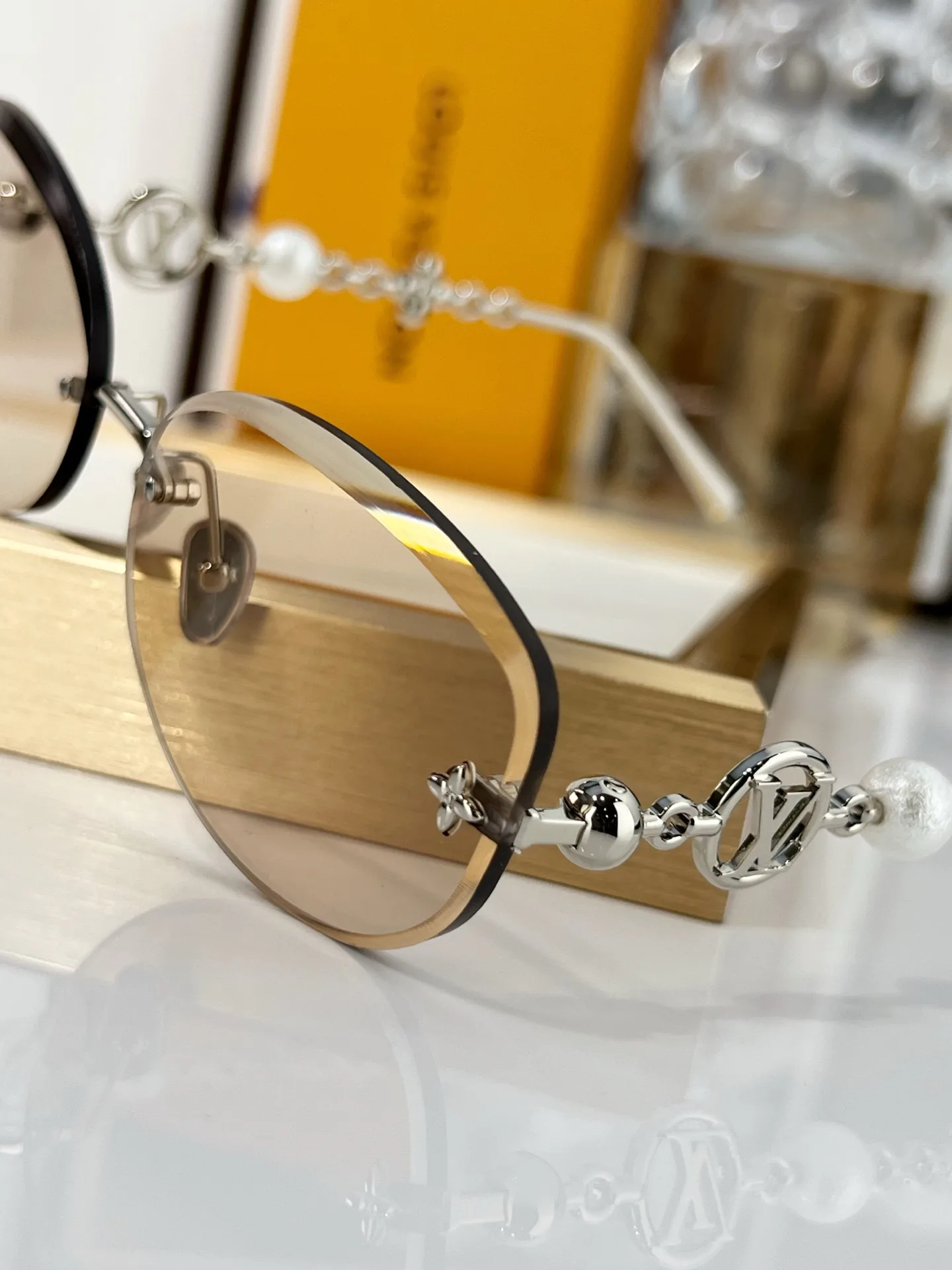 Glasses LOUIS VUITTON 17708551