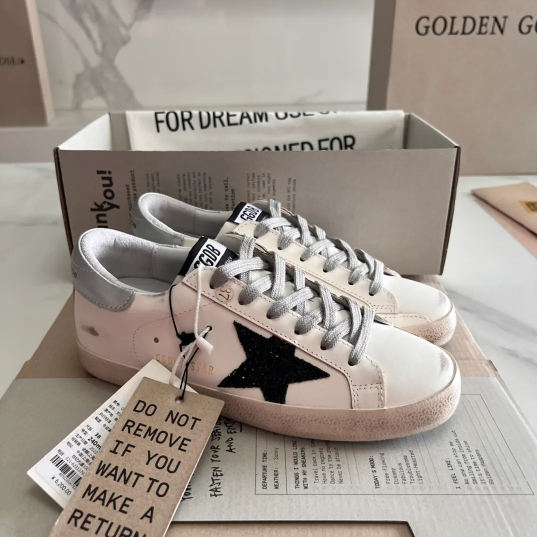 Women's Sneakers GOLDEN GOOSE 16995645