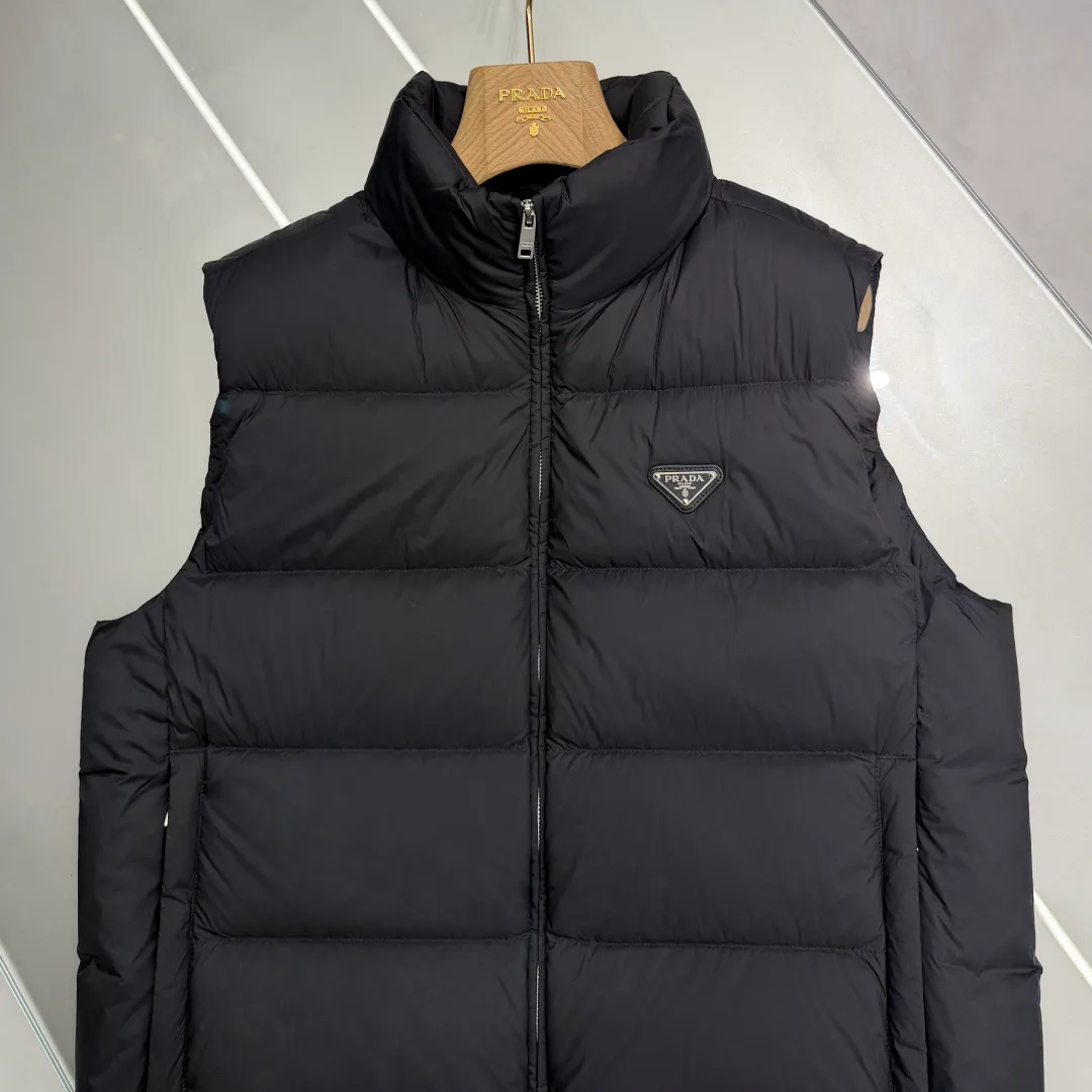 Жилеты Мужские Prada 18680238