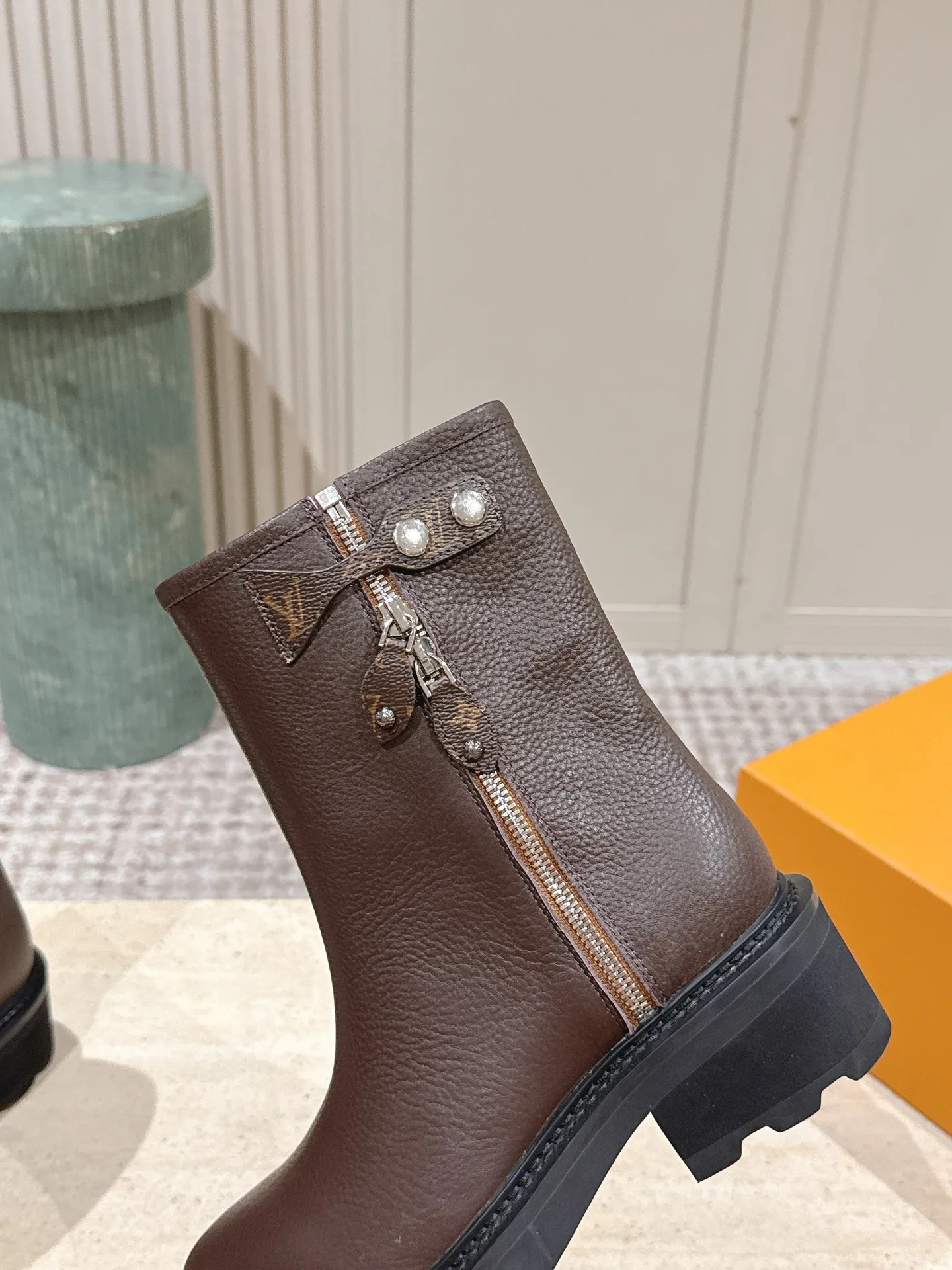 Women's Ankle Boots LOUIS VUITTON 18397747