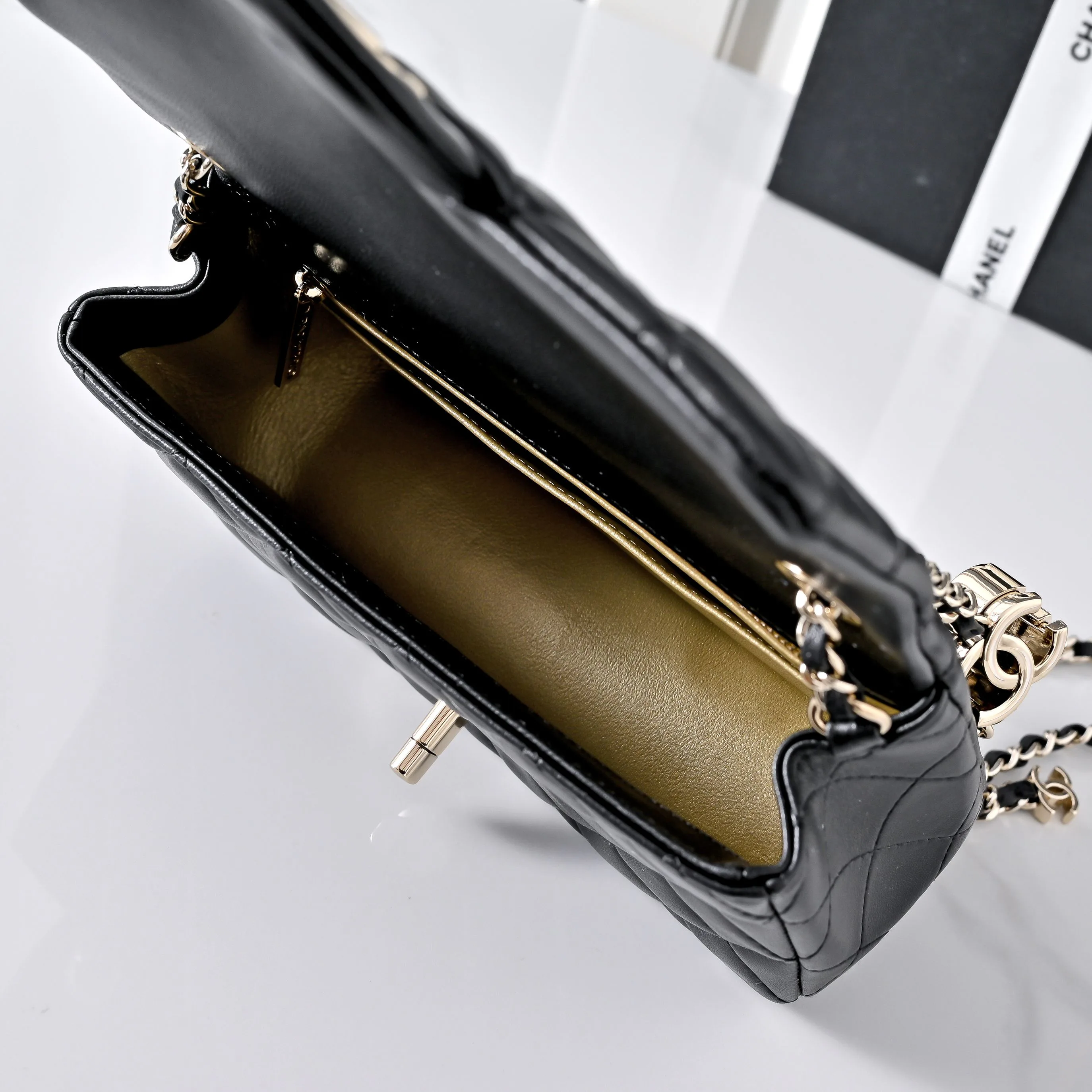 Women's Classic Handbags CHANEL 18148079