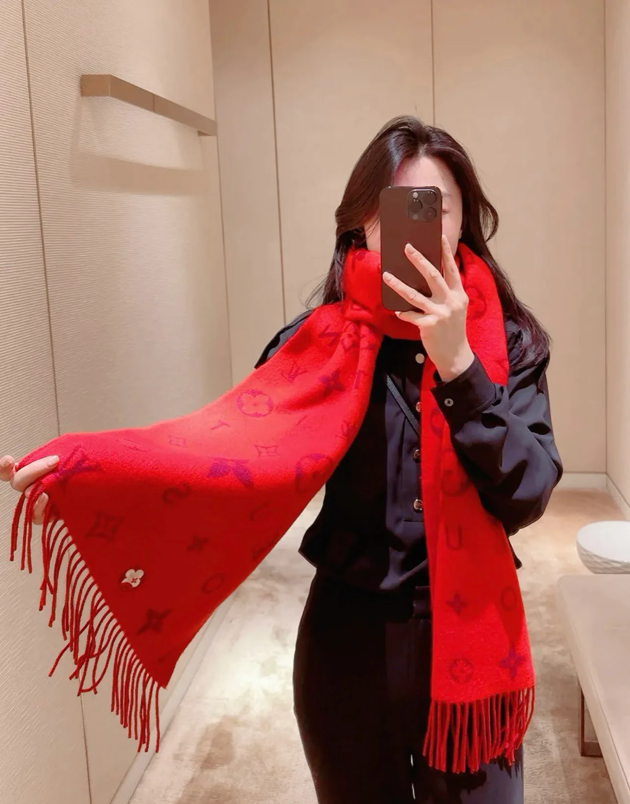 Scarves LOUIS VUITTON 18426915