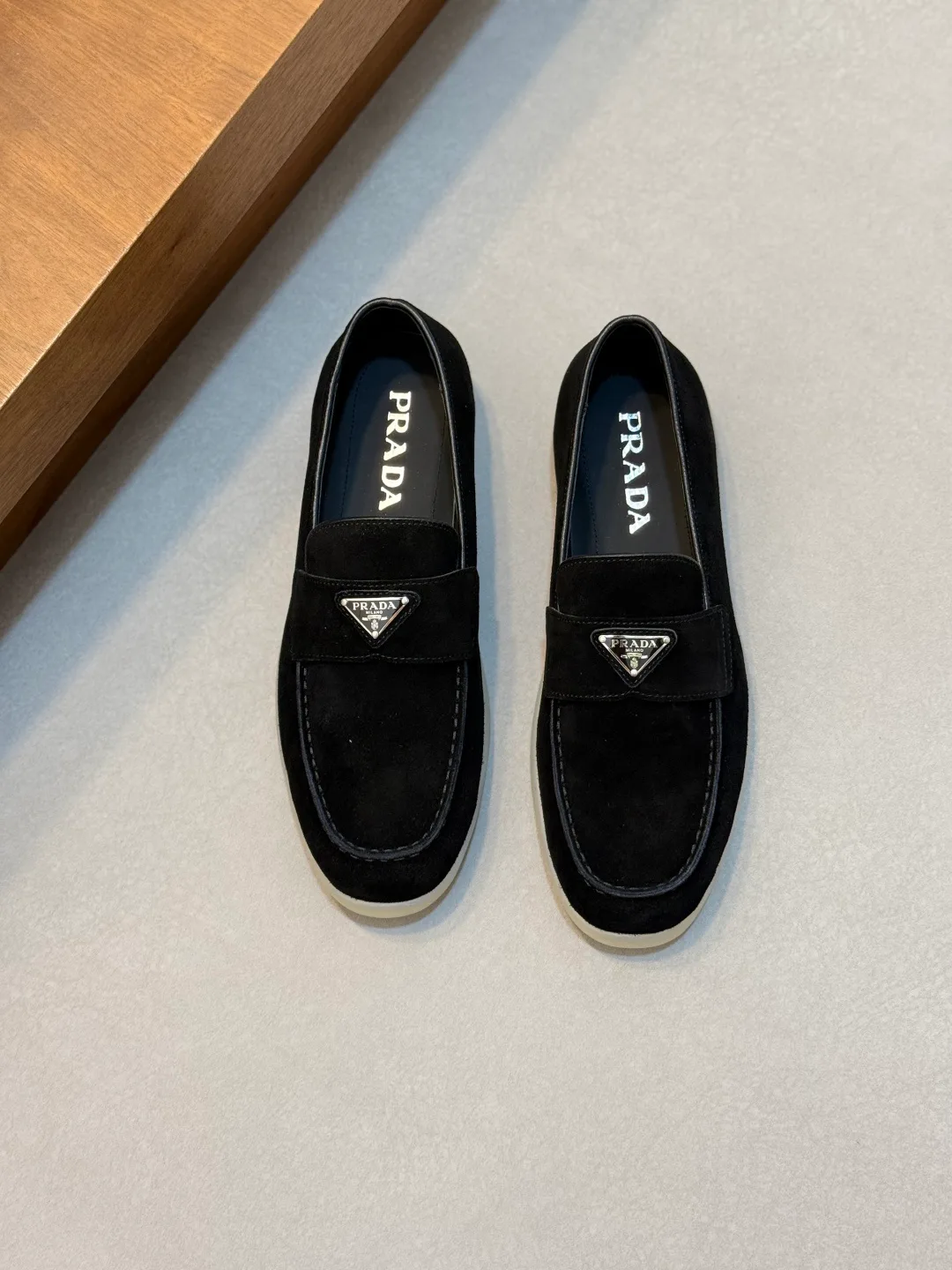 Men's Loafers And Dress Shoes PRADA 18100288