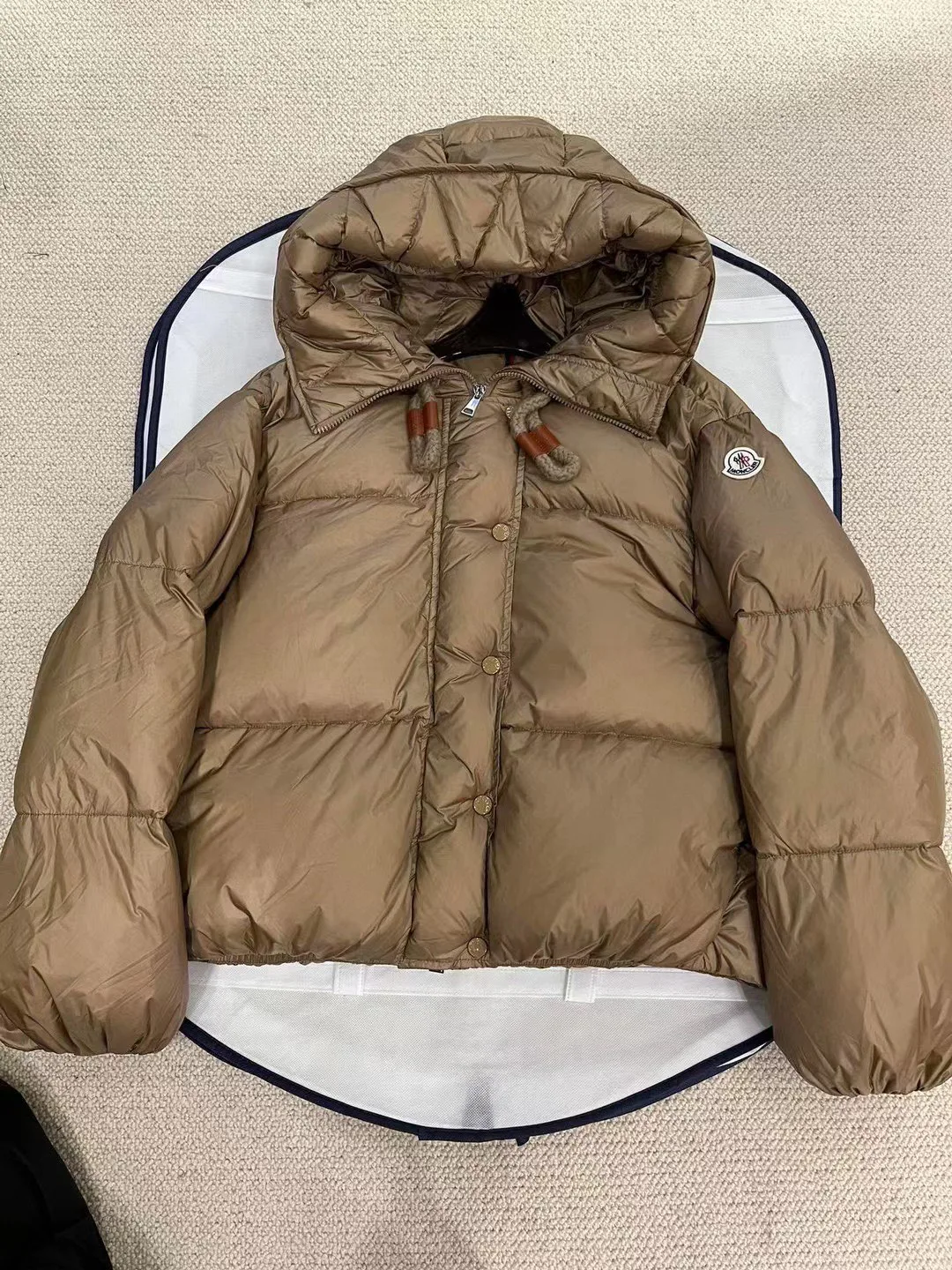 Women's Jackets And Down Jackets MONCLER 18130182