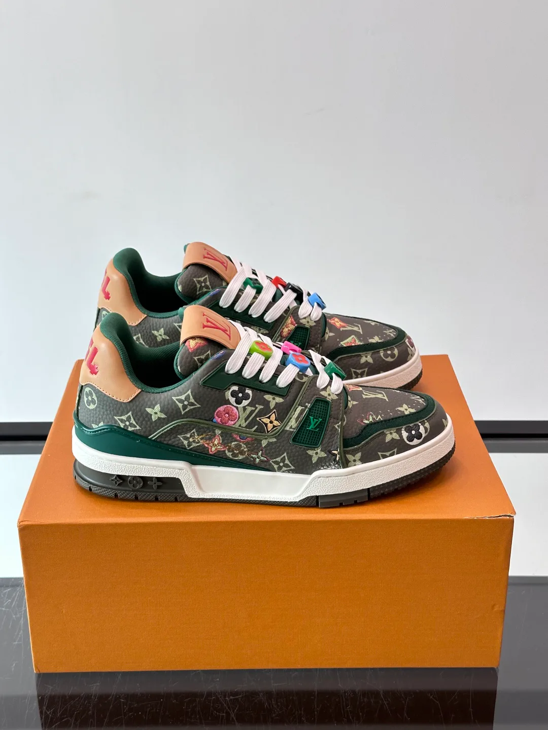 Men's Sneakers LOUIS VUITTON 18400625