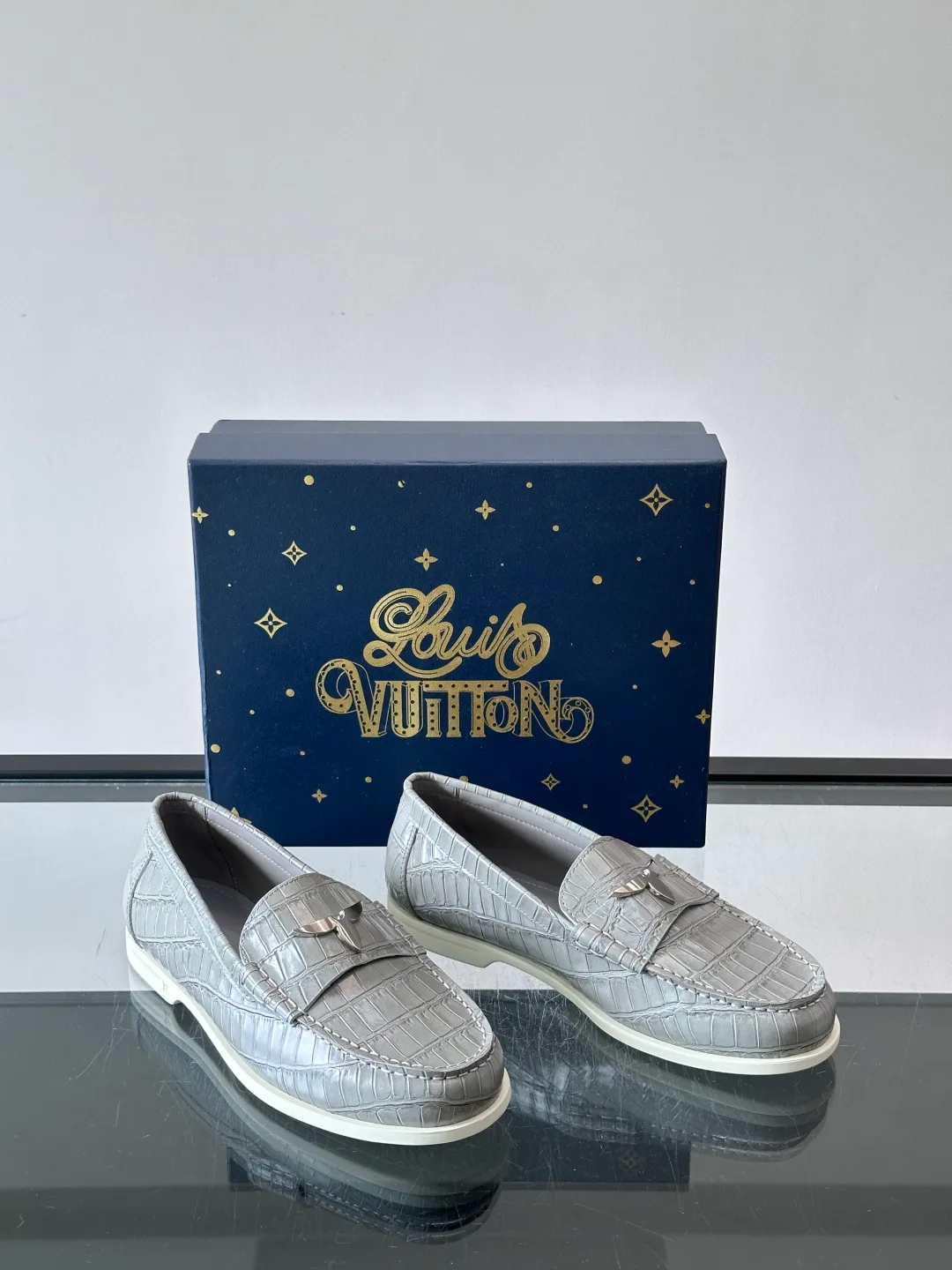Men's Loafers And Dress Shoes LOUIS VUITTON 18118561