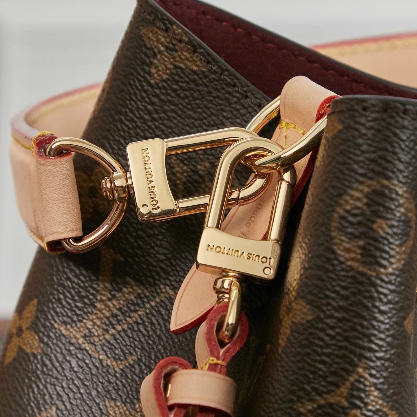 Women's Classic Handbags LOUIS VUITTON 18412659