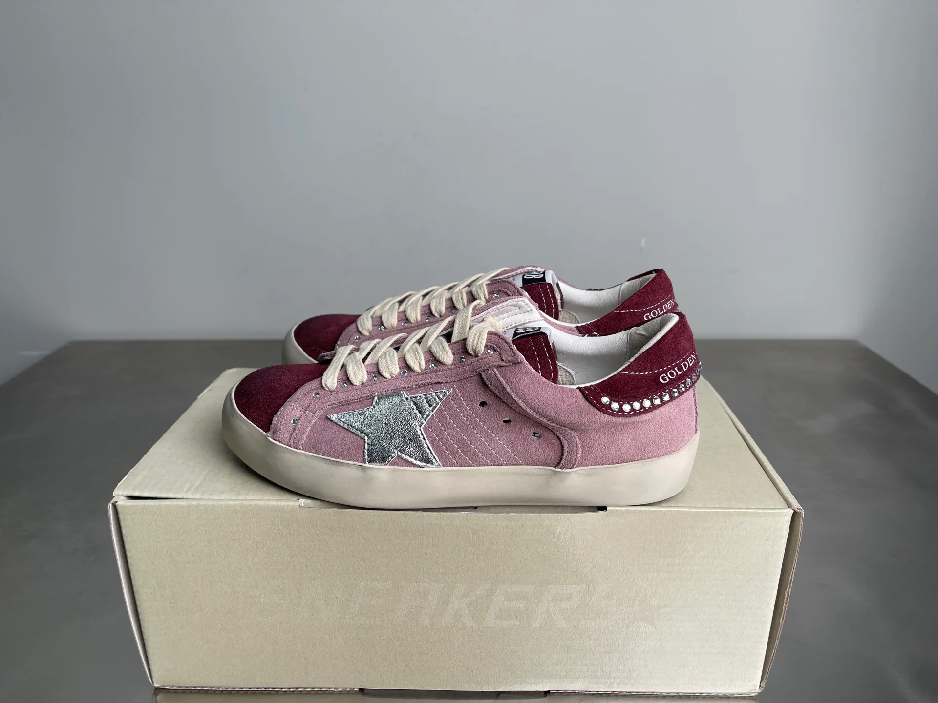 Women's Sneakers GOLDEN GOOSE 17214168