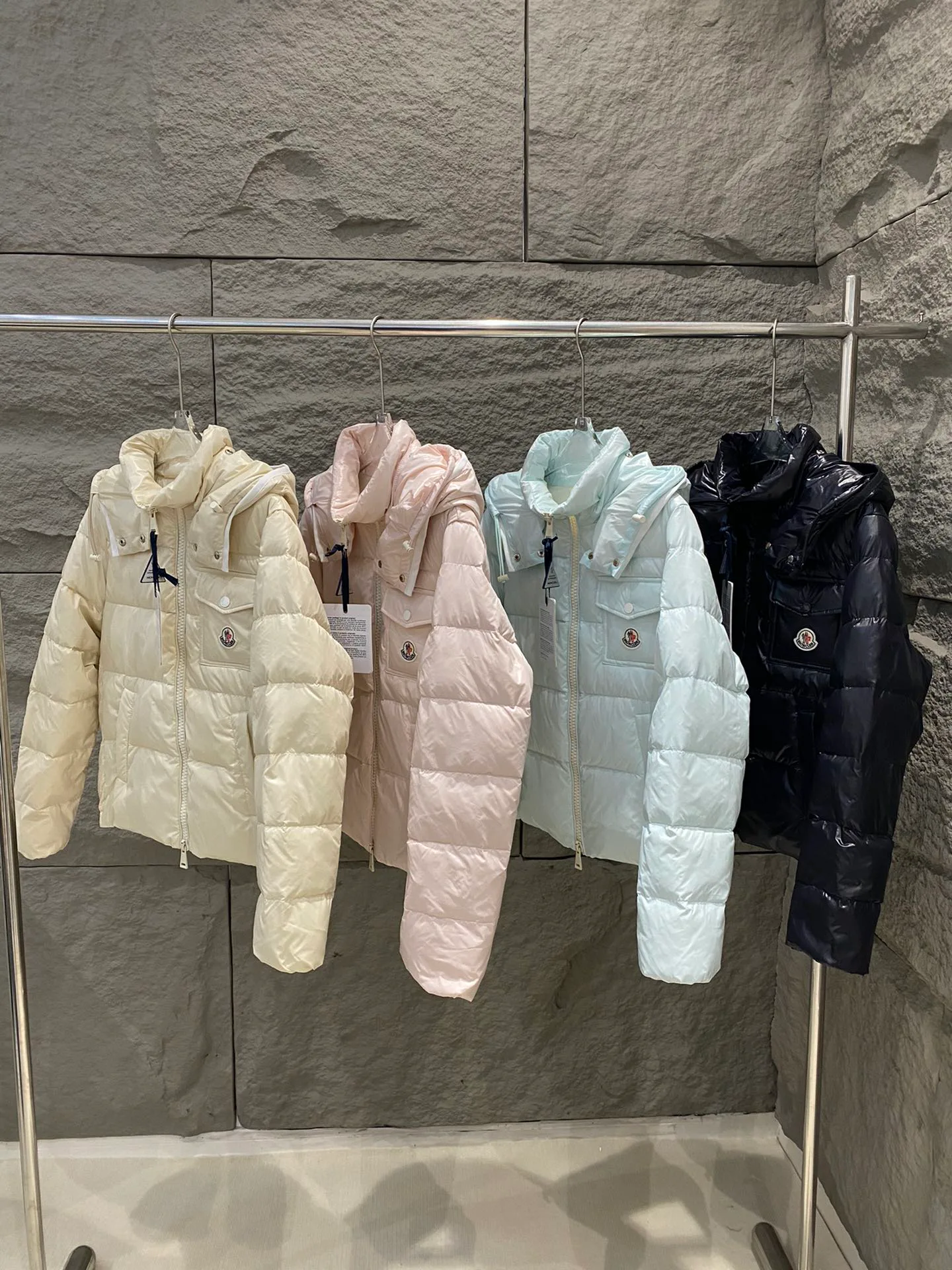 Women's Jackets And Down Jackets MONCLER 17951523