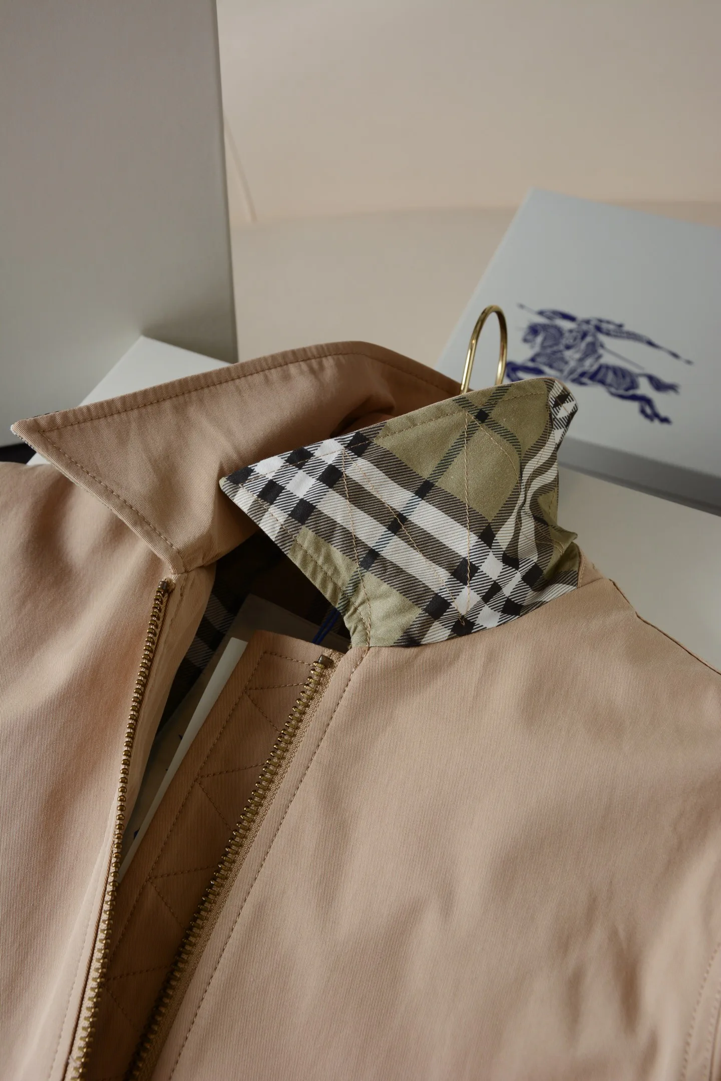 Women's Jackets And Down Jackets BURBERRY 17998547