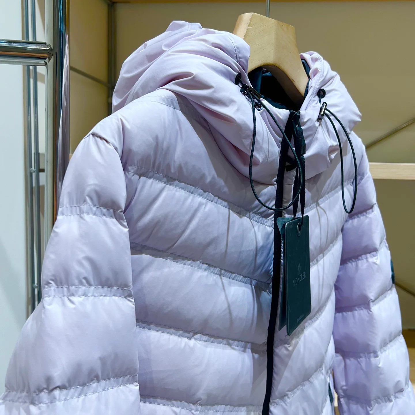 Women's Jackets And Down Jackets MONCLER 18001761