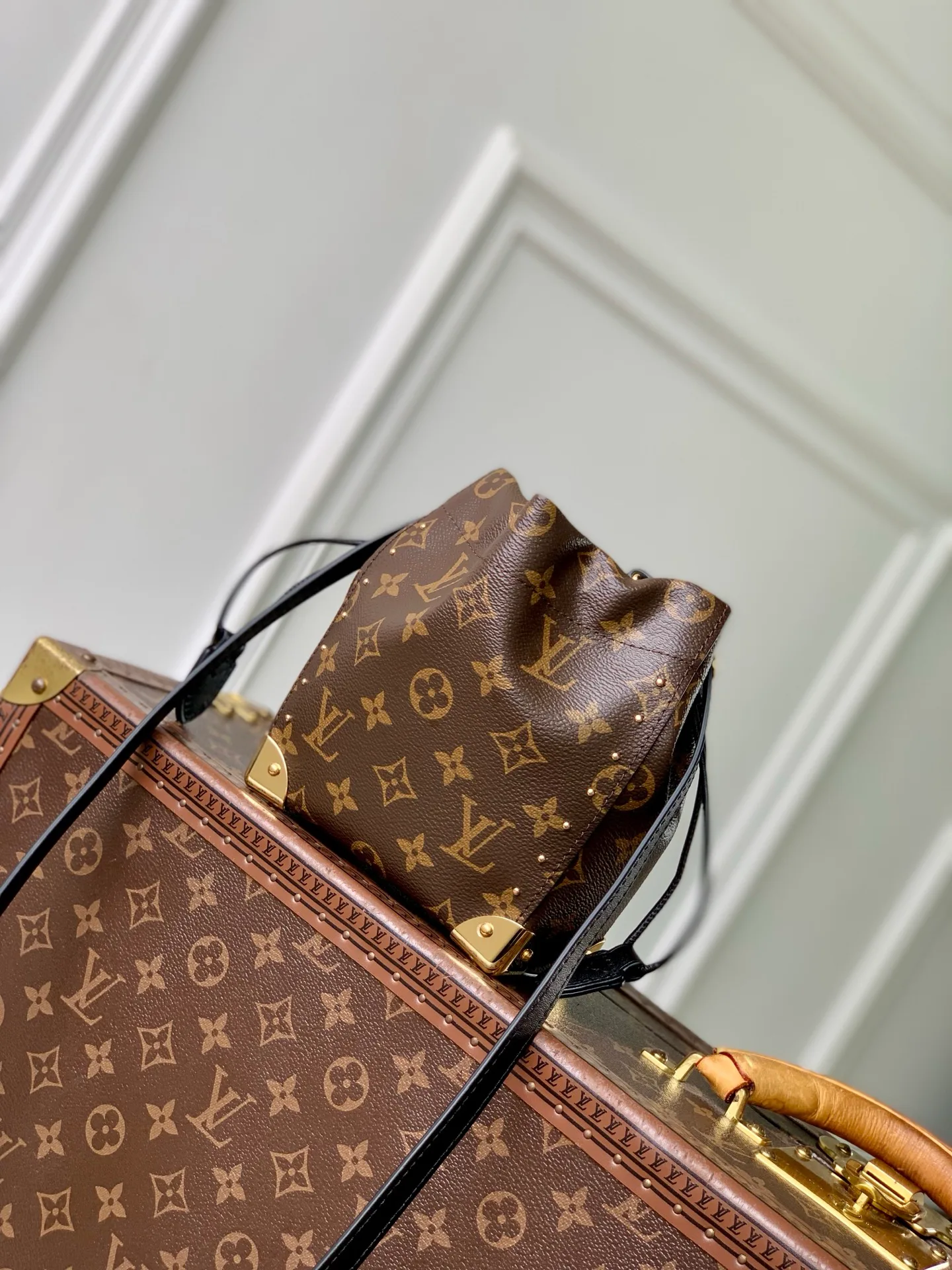 Women's Classic Handbags LOUIS VUITTON 17387282