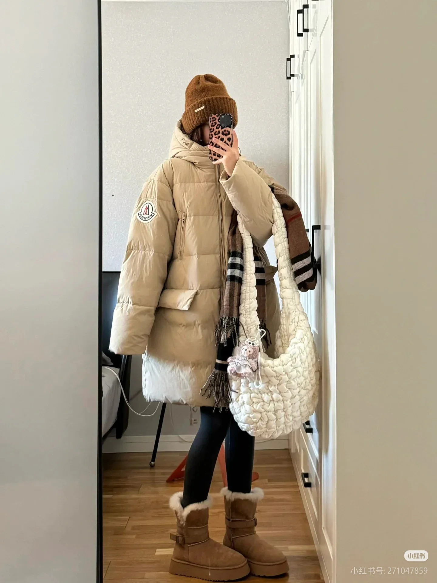 Women's Jackets And Down Jackets MONCLER 18044441