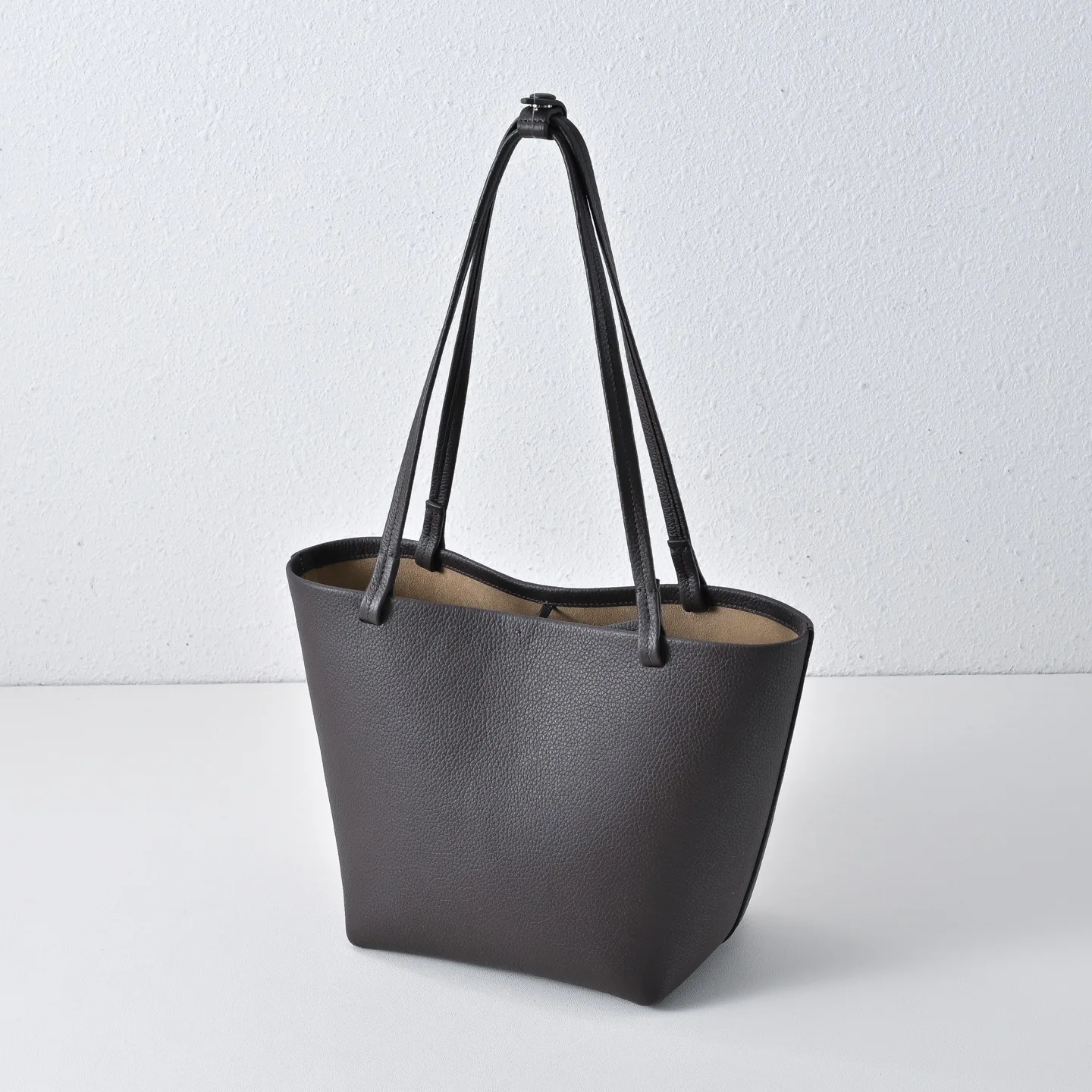 Women's Classic Handbags THE ROW 17449008