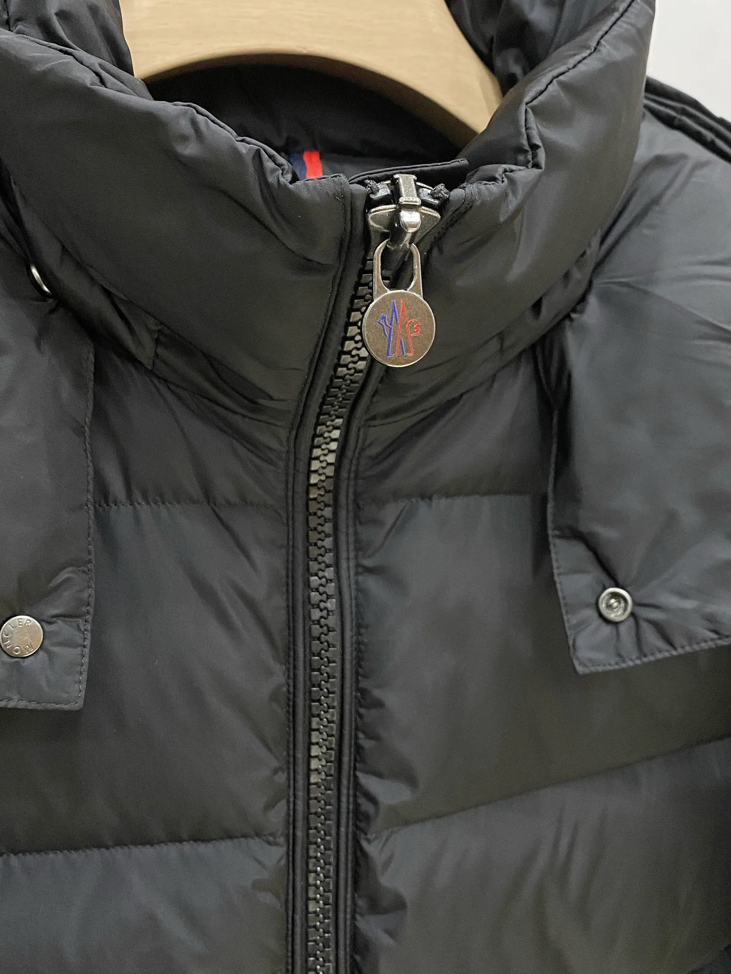 Куртки И Пуховики Мужские Moncler 18596323