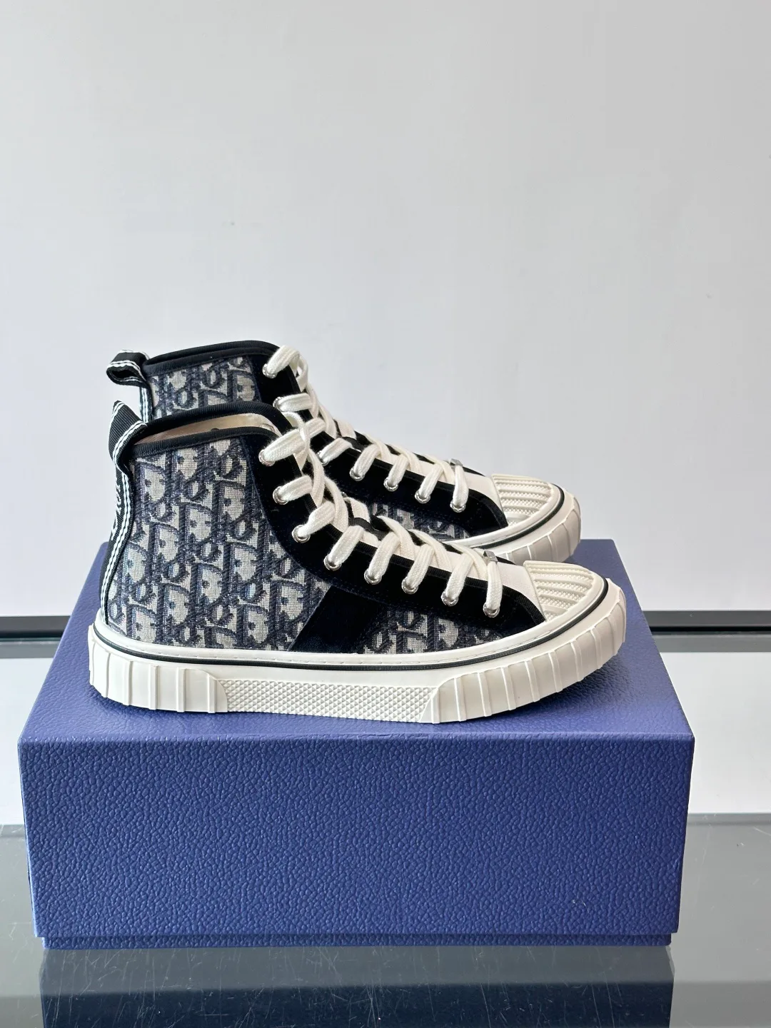 Women's Sneakers CHRISTIAN DIOR 18102157
