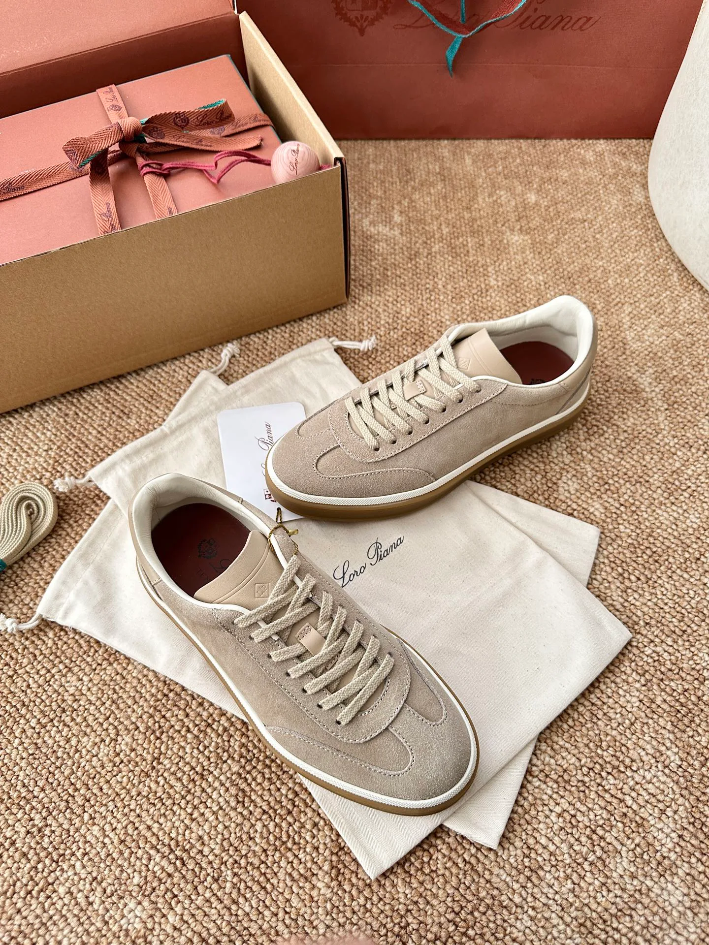 Women's Sneakers LORO PIANA 19554073