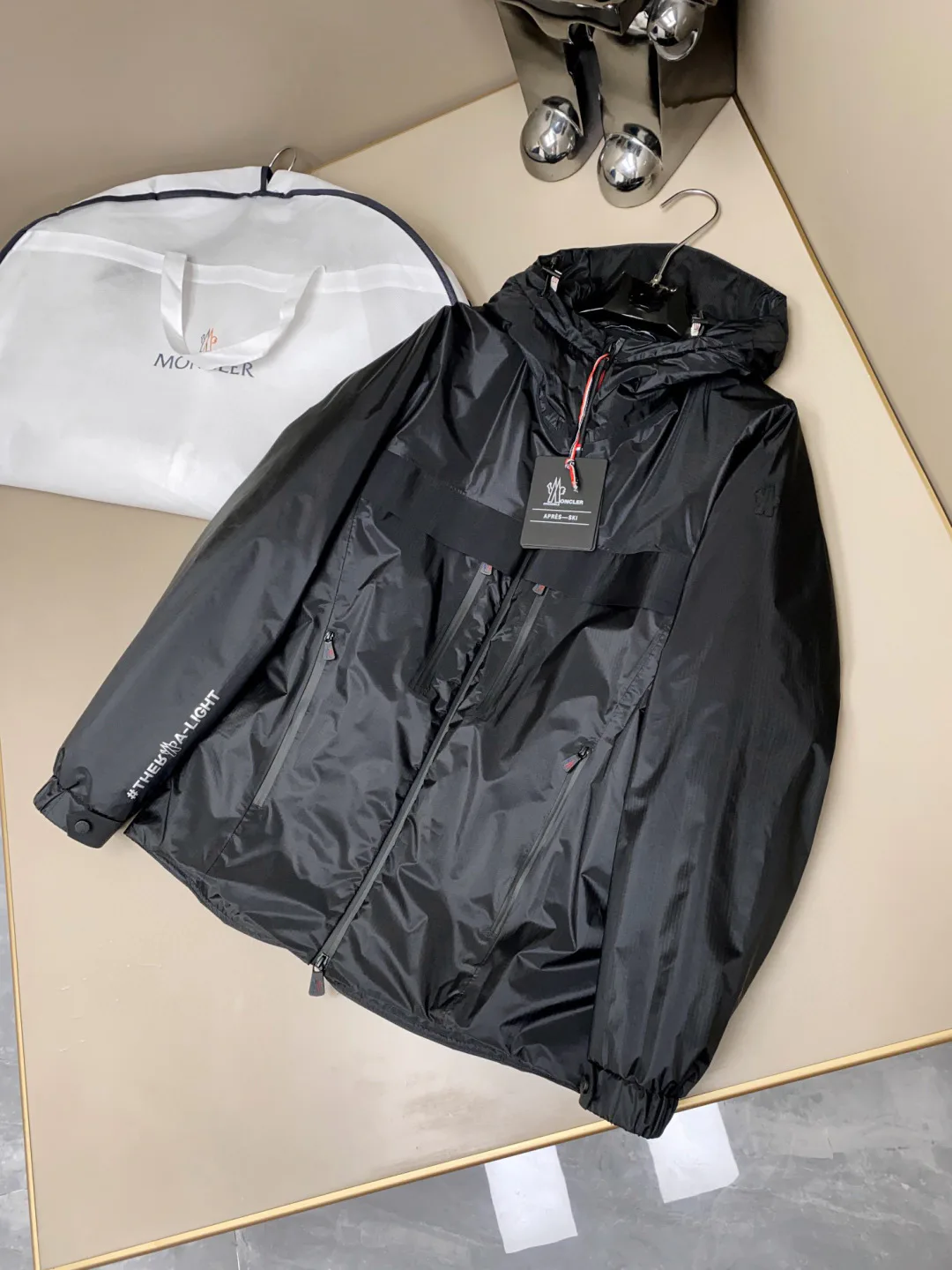 Куртки И Пуховики Мужские Moncler 18596747