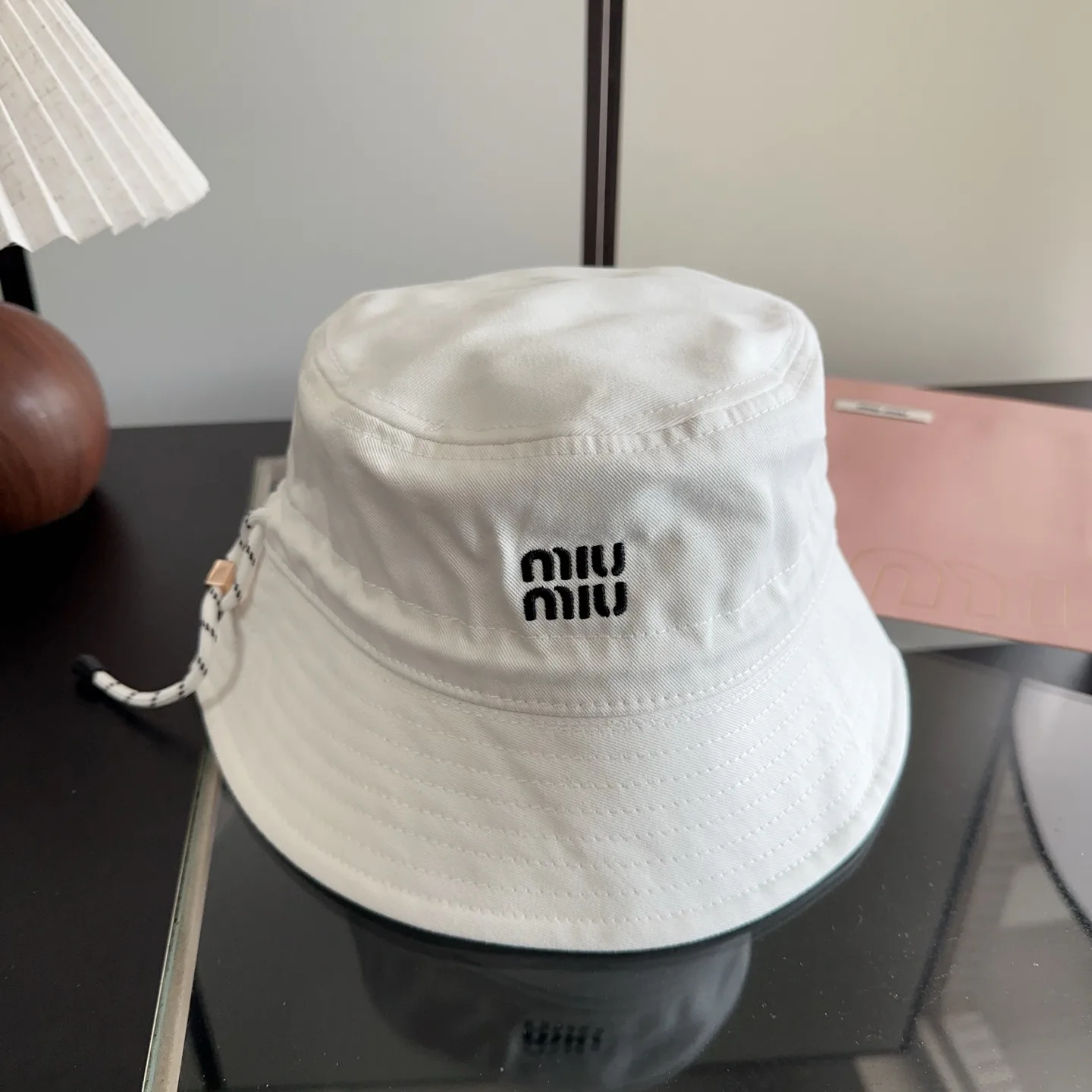 Hats MIU MIU 18105713