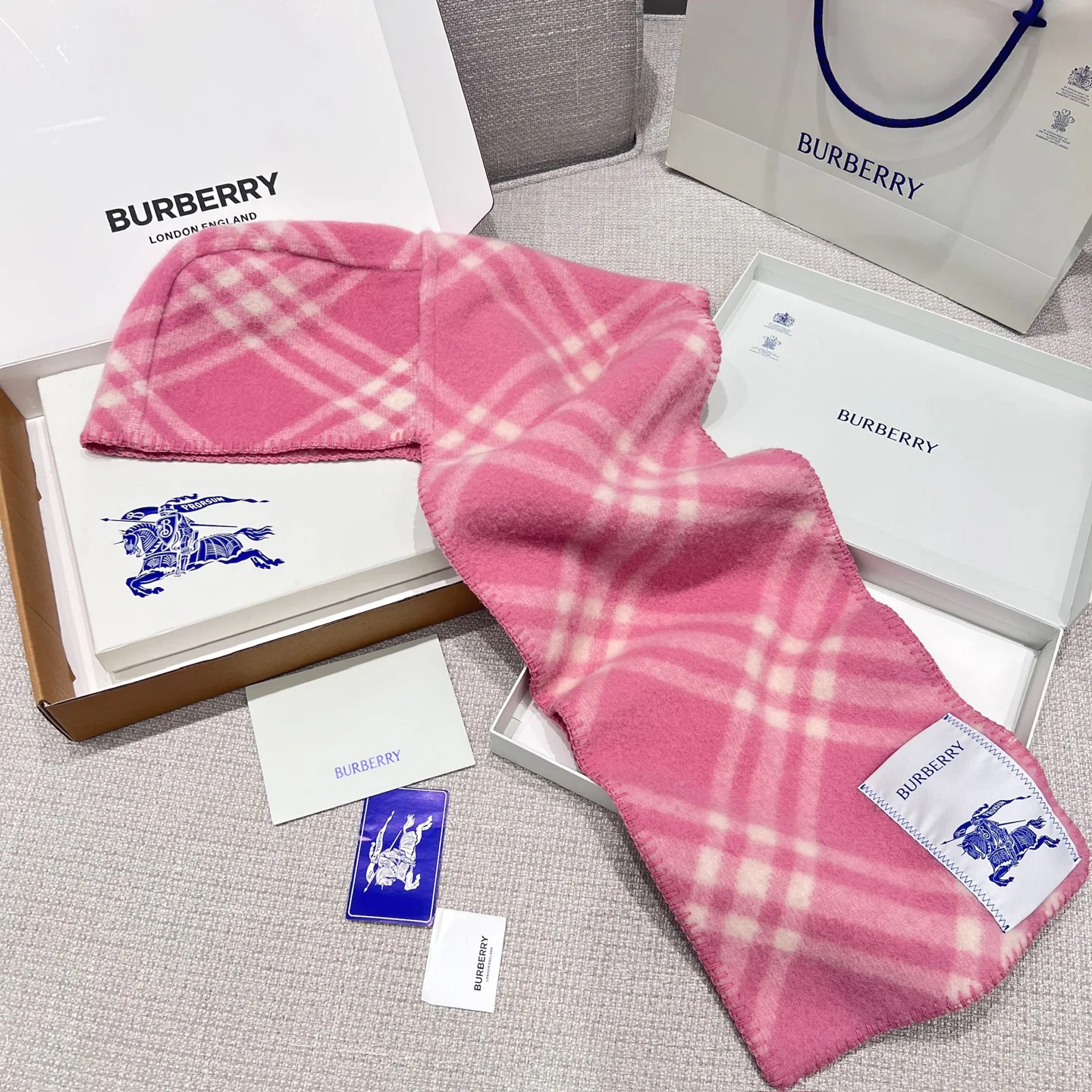 Scarves BURBERRY 17945329