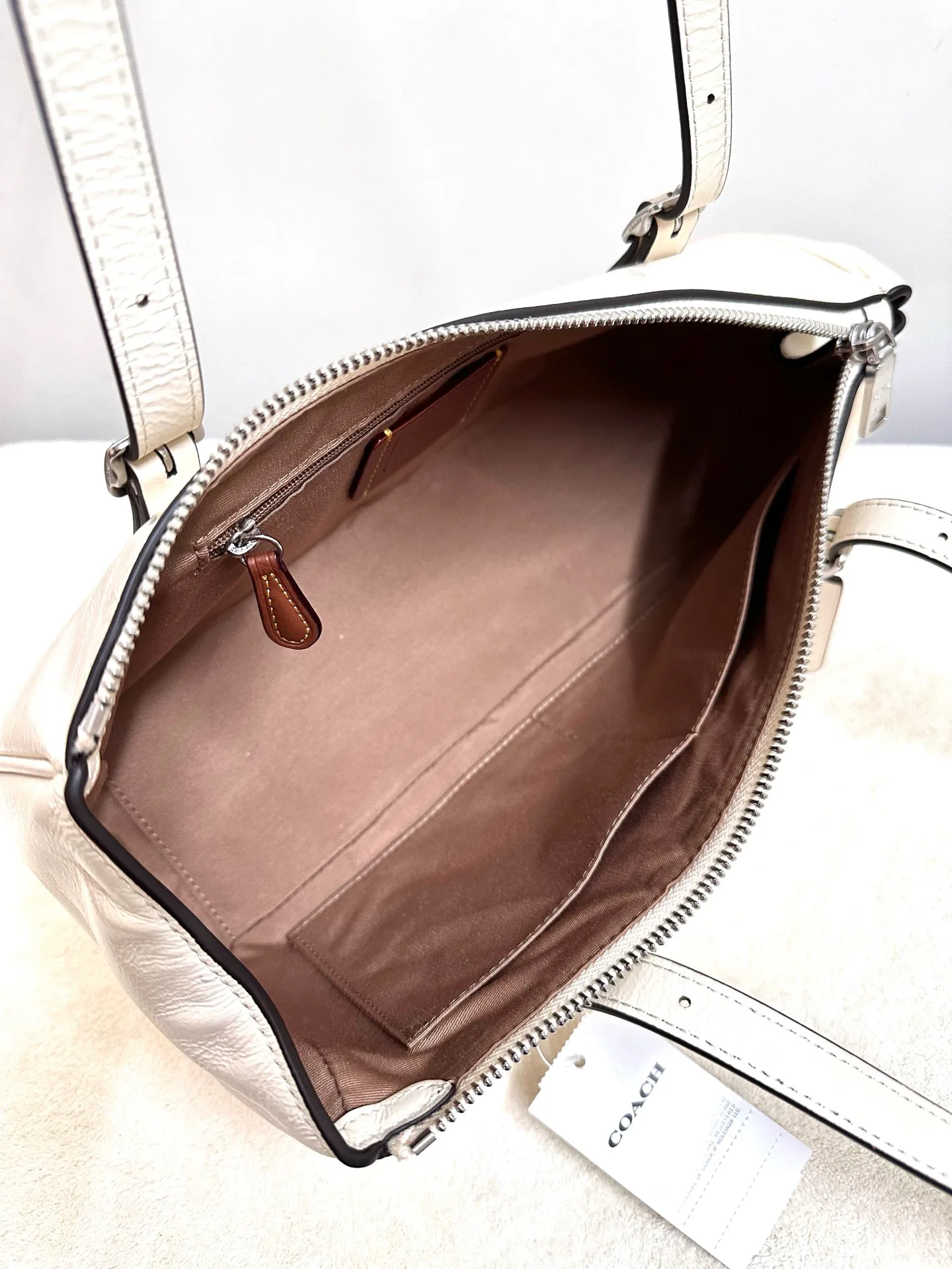 Women's Classic Handbags COACH 17960962