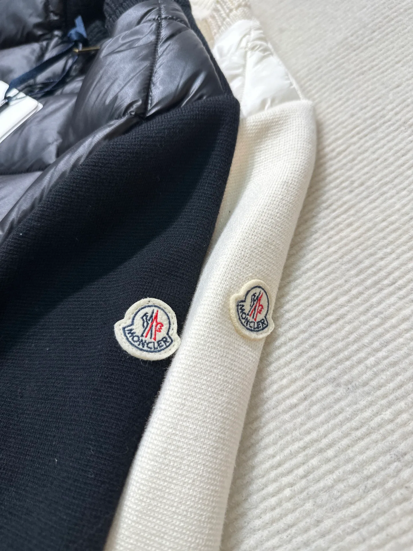 Women's Jackets And Down Jackets MONCLER 18106079