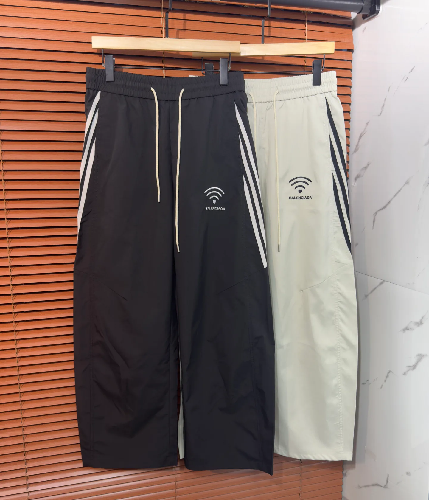 Men's Trousers BALENCIAGA 18098316