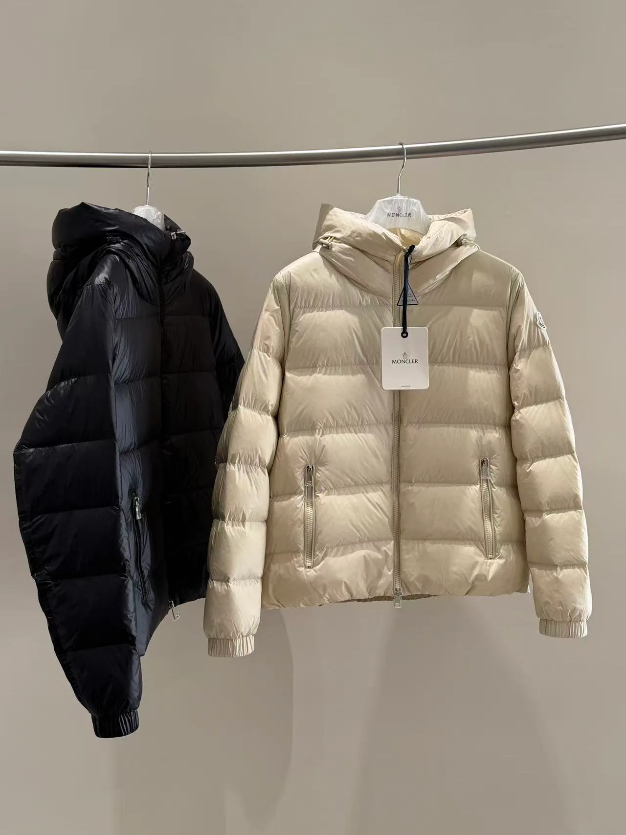 Women's Jackets And Down Jackets MONCLER 18184483