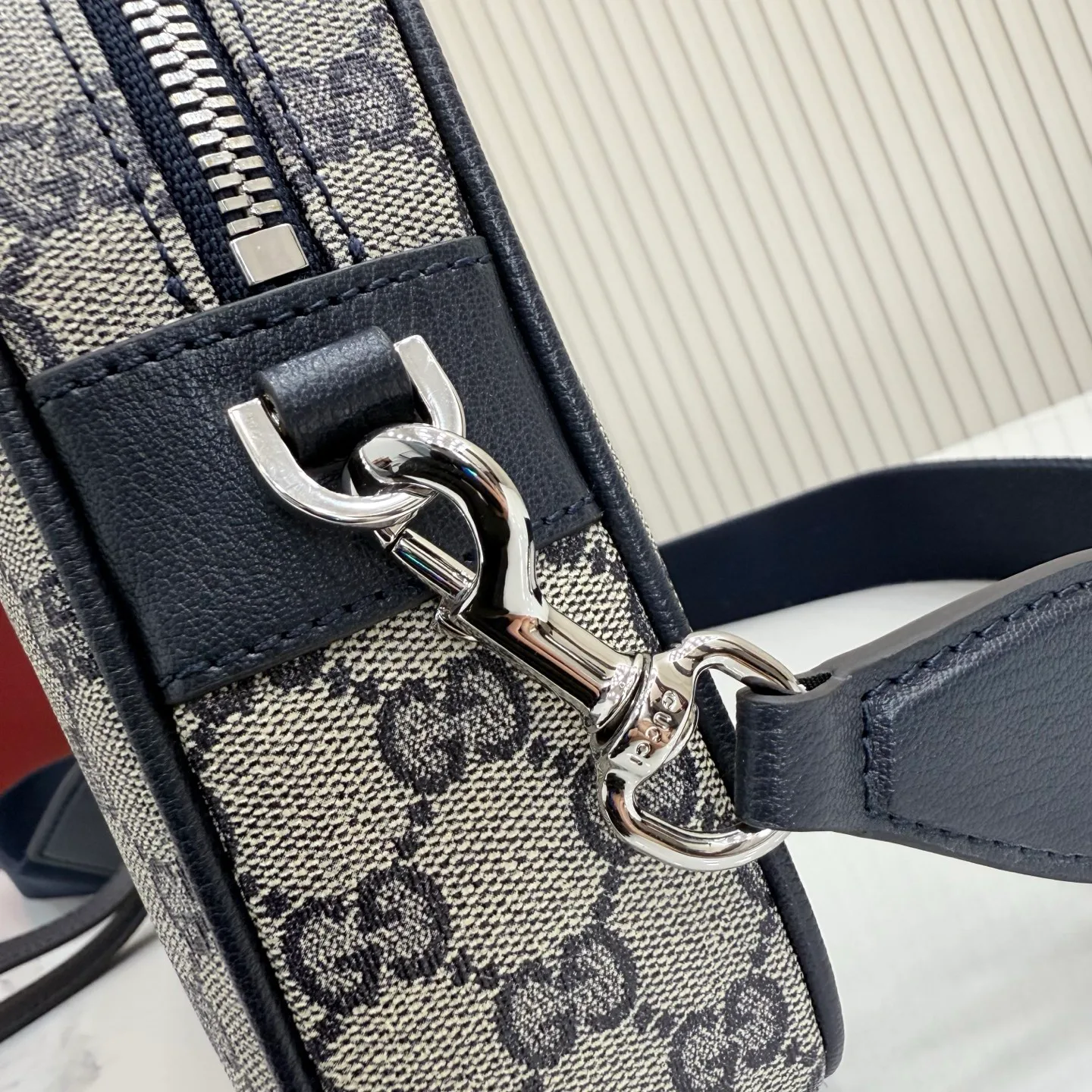 Women's Shoulder Bags GUCCI 17947864