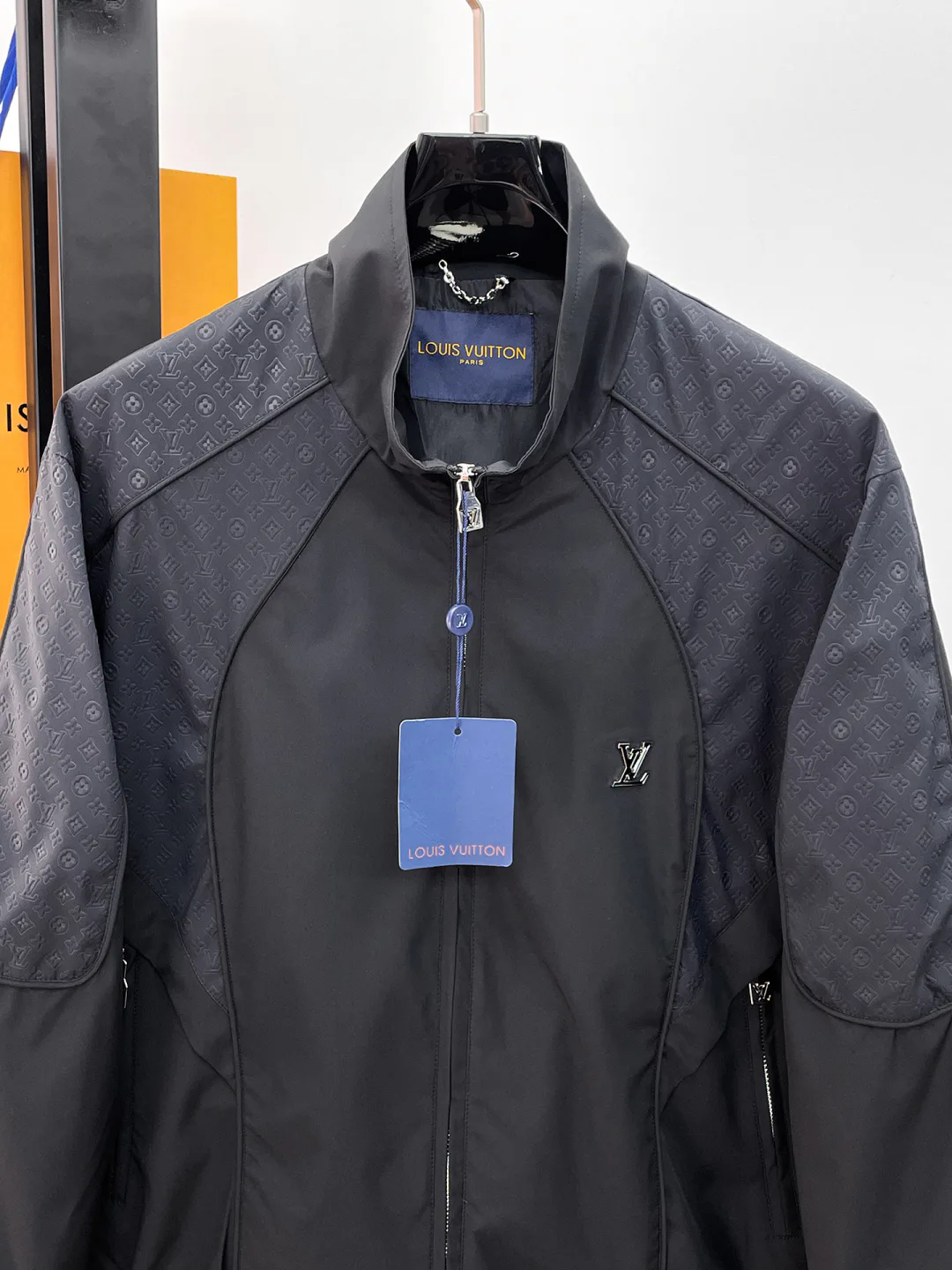 Men's Jackets And Down Jackets LOUIS VUITTON 17966740