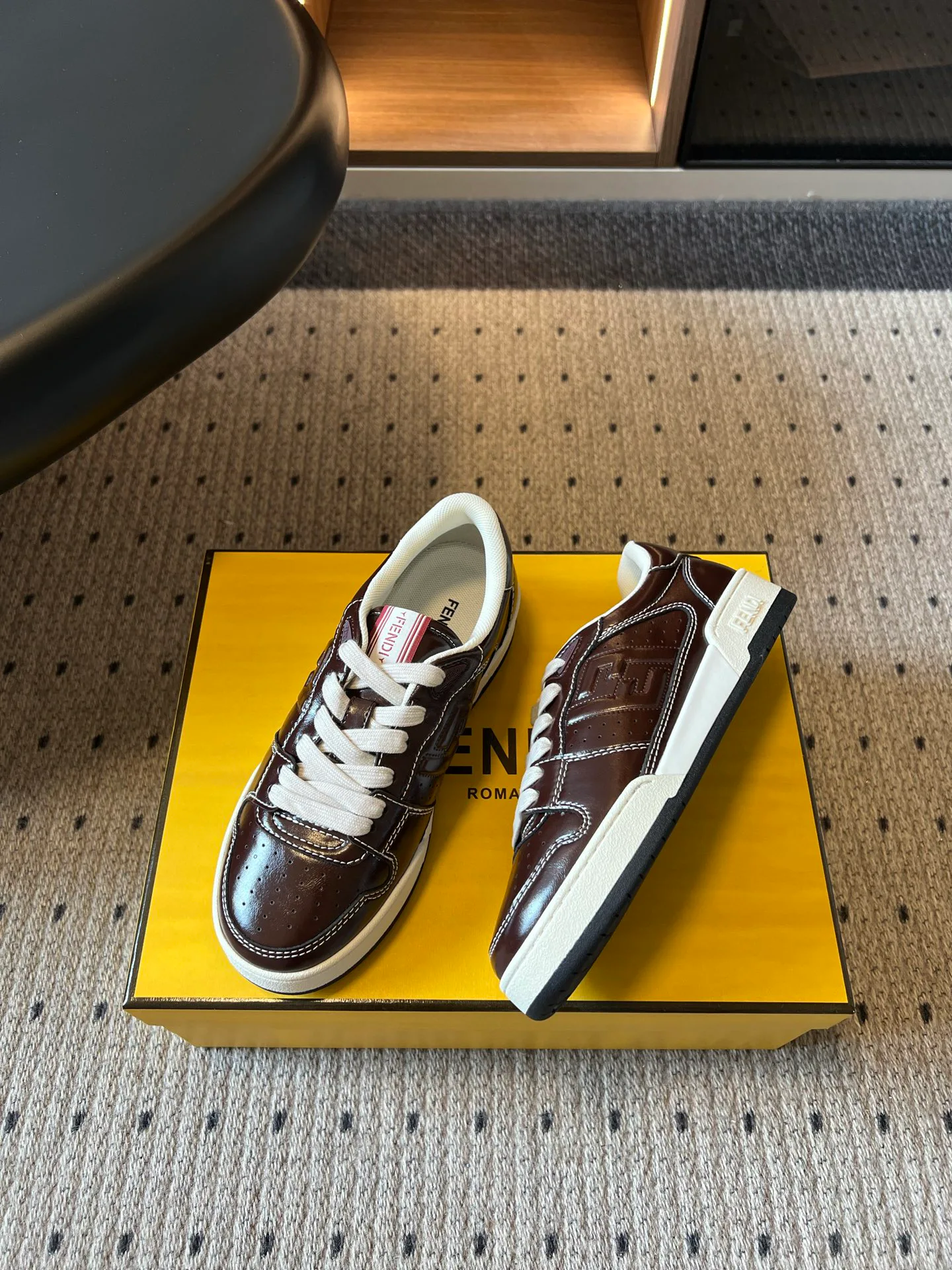 Women's Sneakers FENDI 18121020