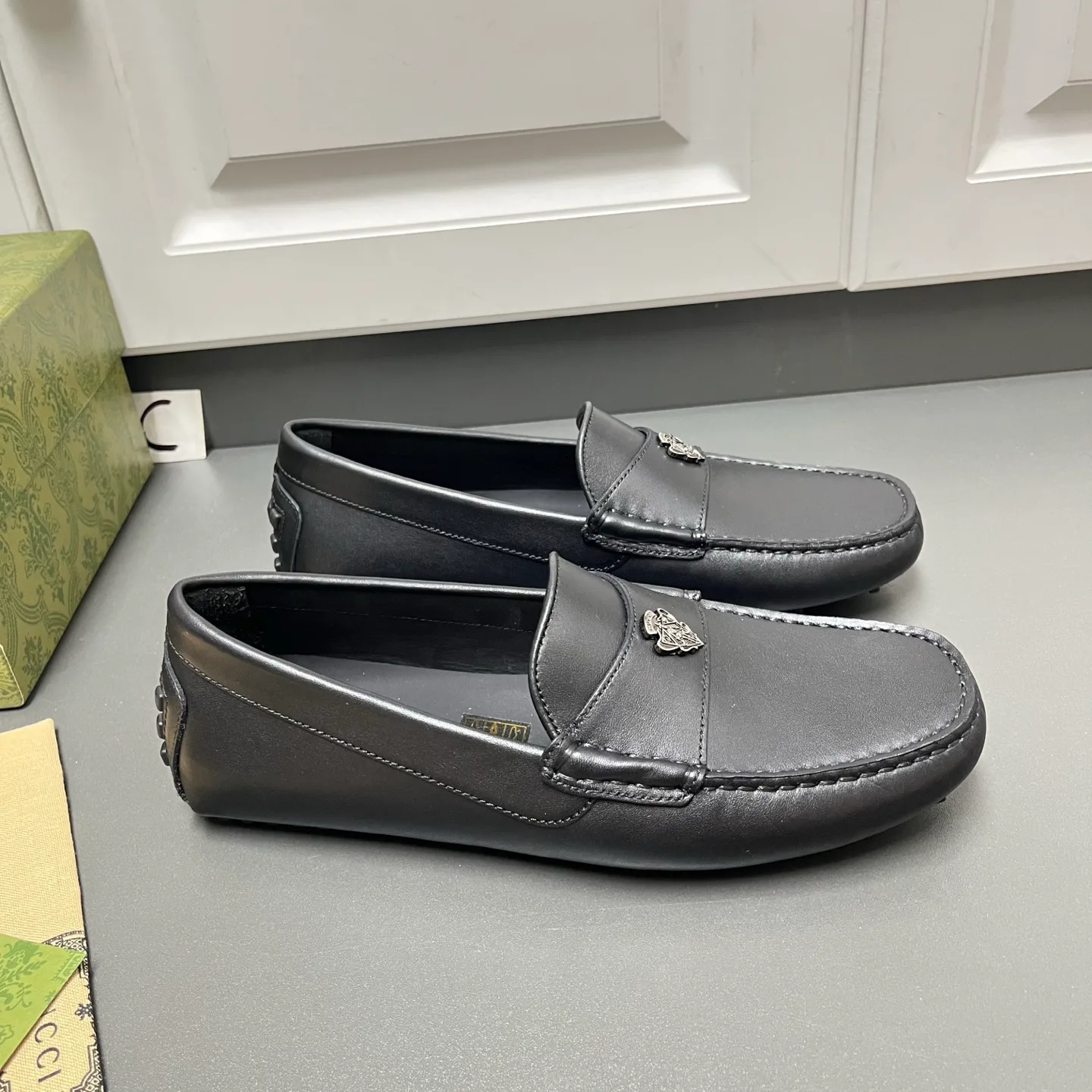 Men's Loafers And Dress Shoes GUCCI 17937824