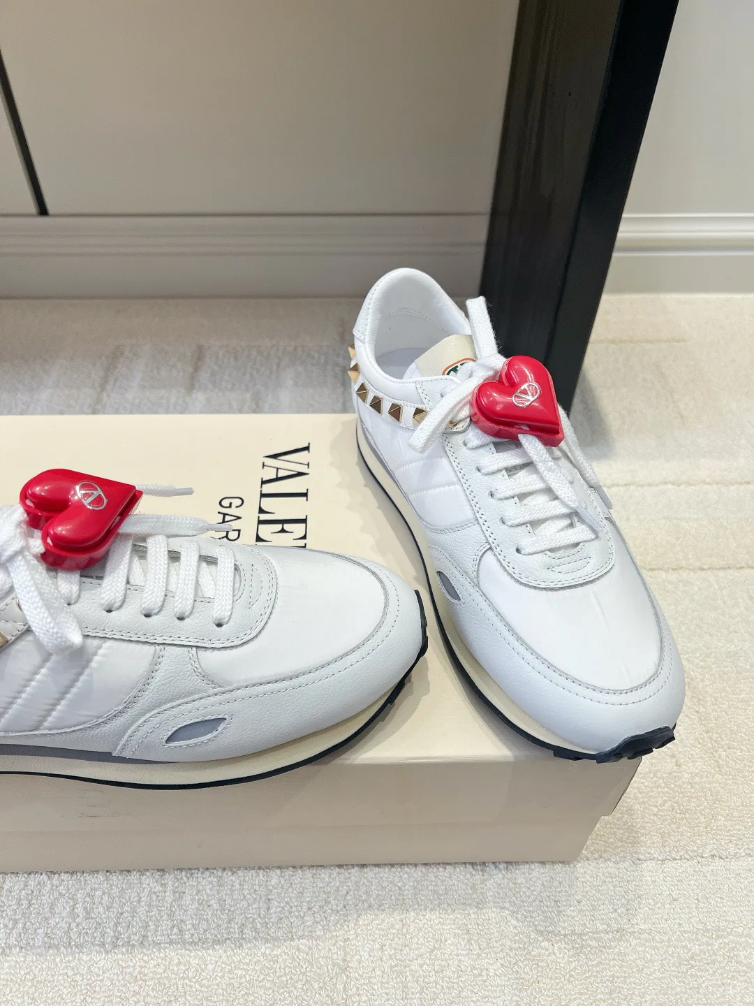 Women's Sneakers VALENTINO 18436570